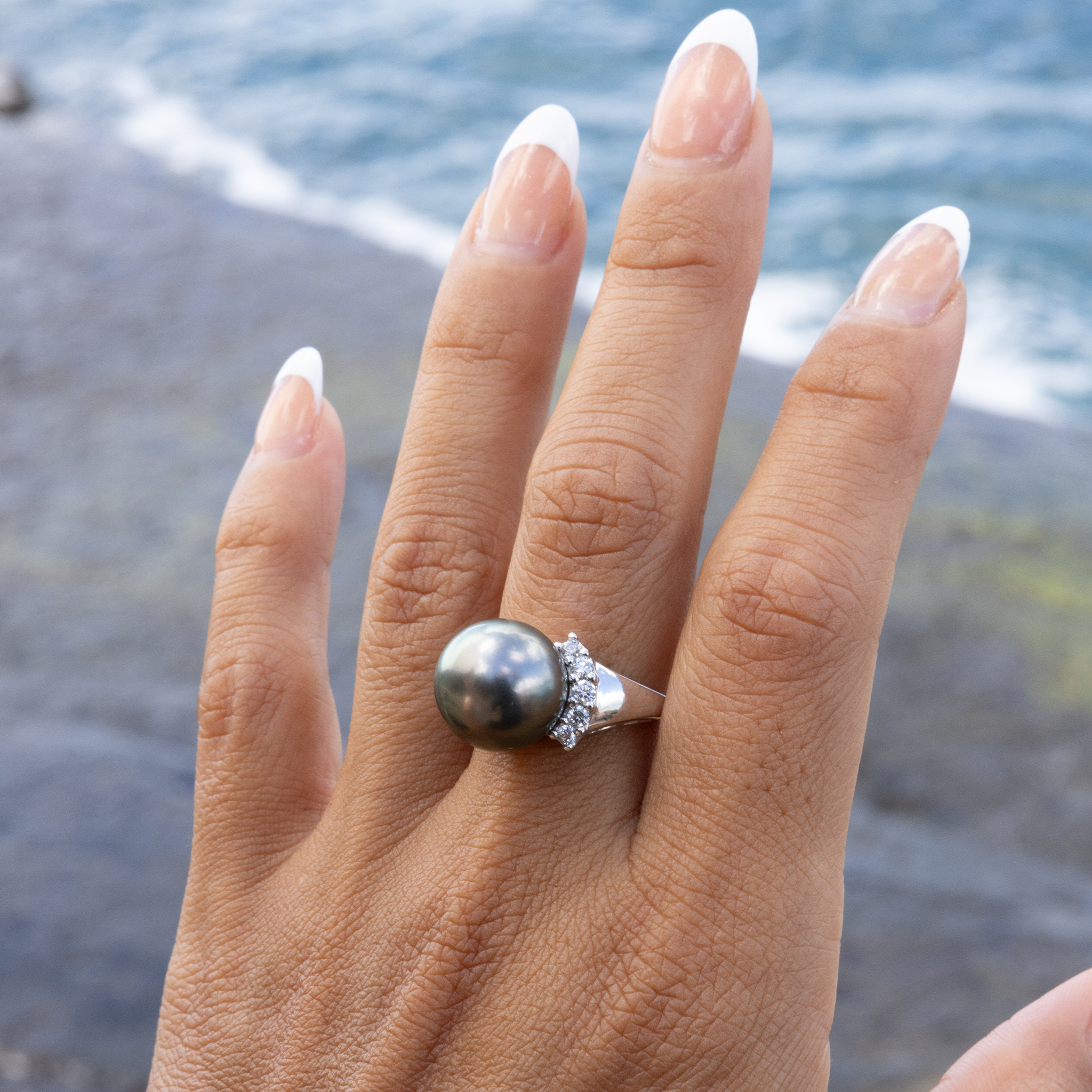 Tahitian Black Pearl Ring in White Gold with Diamonds - 12-13mm