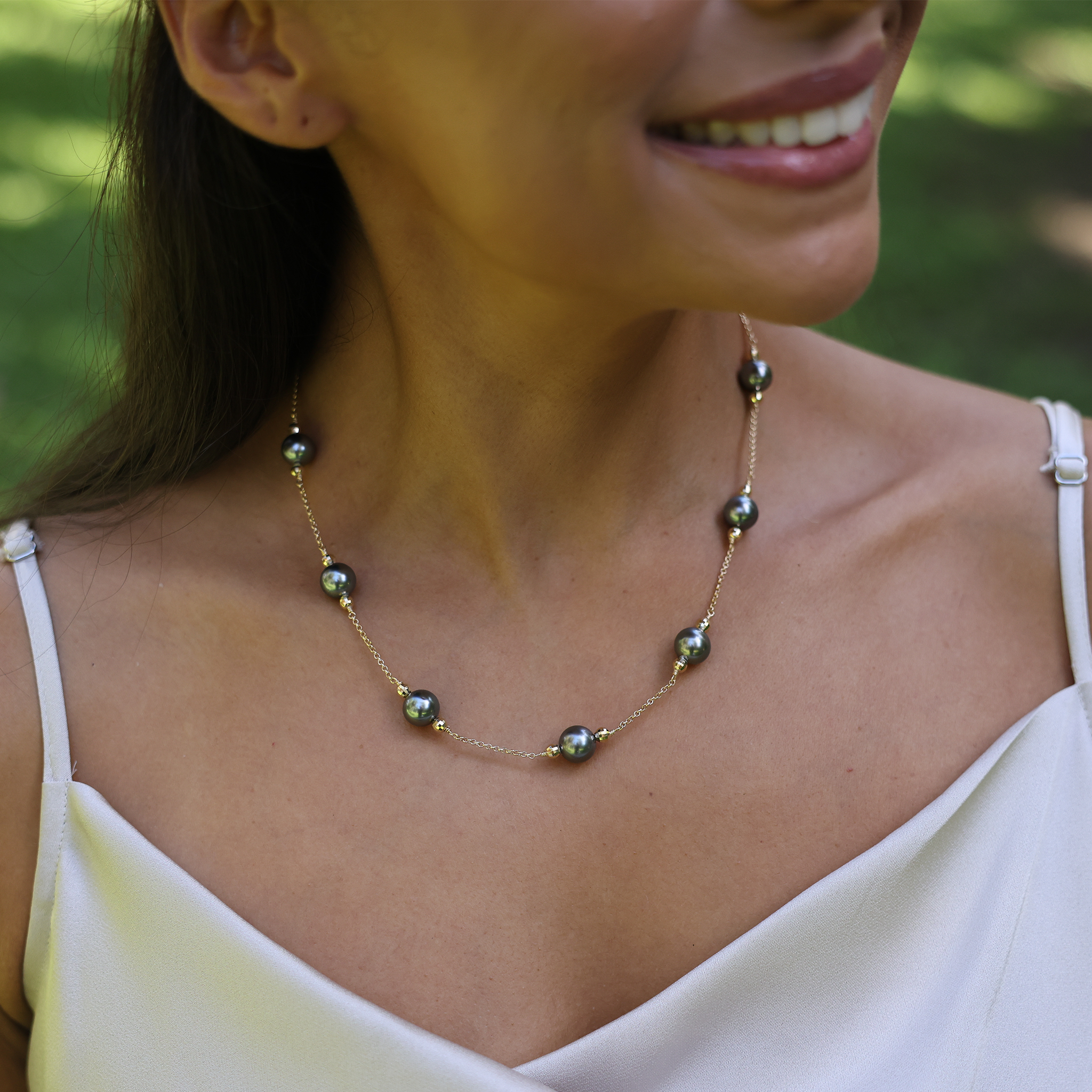 17.5-18" Tahitian Black Pearl Necklace in Gold - 9-10mm