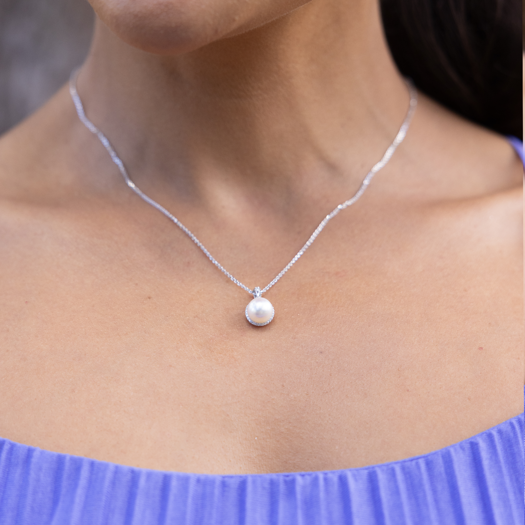 Halo Akoya White Pearl Pendant in White Gold with Diamonds - 8mm