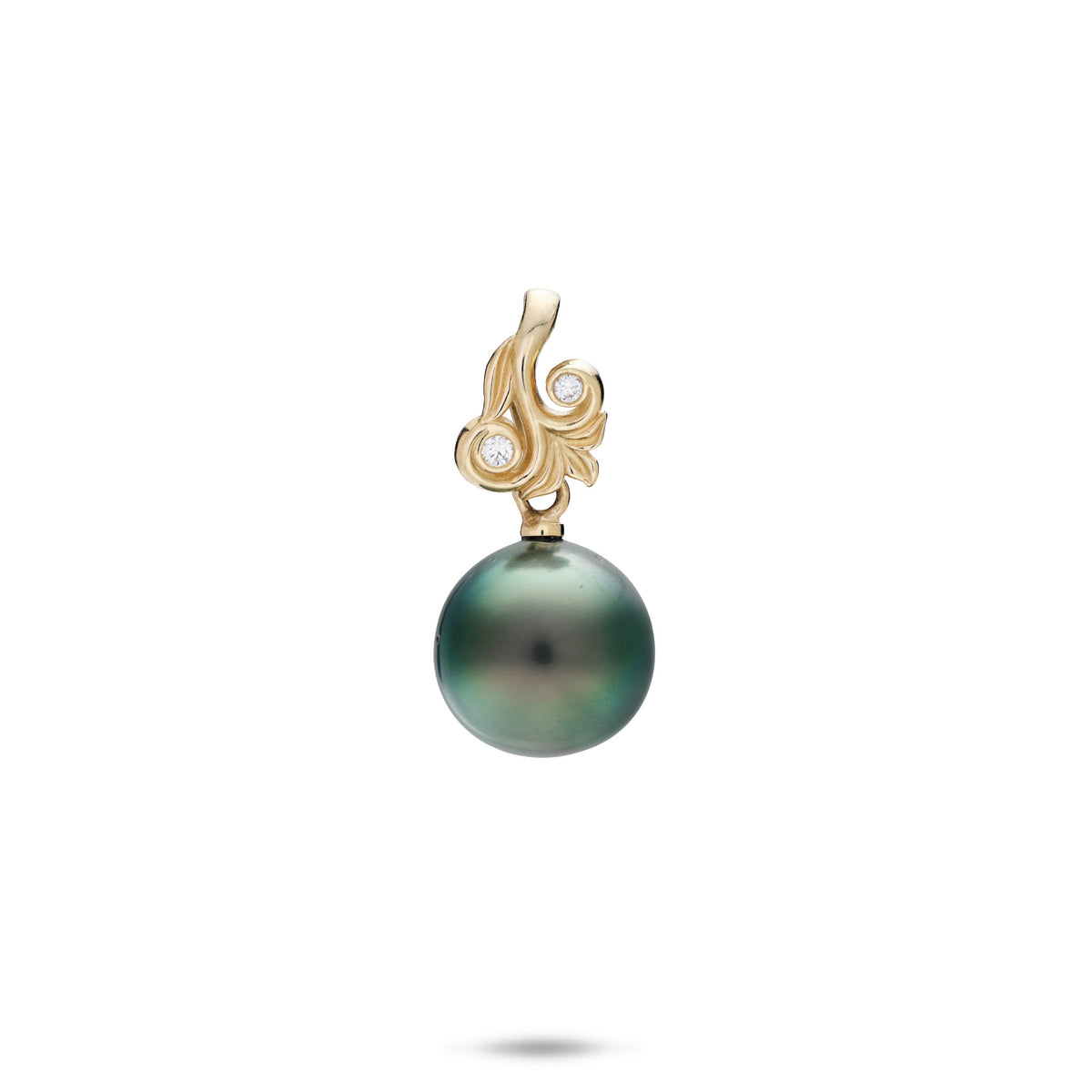 A 14k yellow gold pendant with a Living Heirloom Collection bail with maile leaves and hāpuʻu ferns with diamonds and a 10-12mm Tahitian black pearl at the bottom, shown on a white background