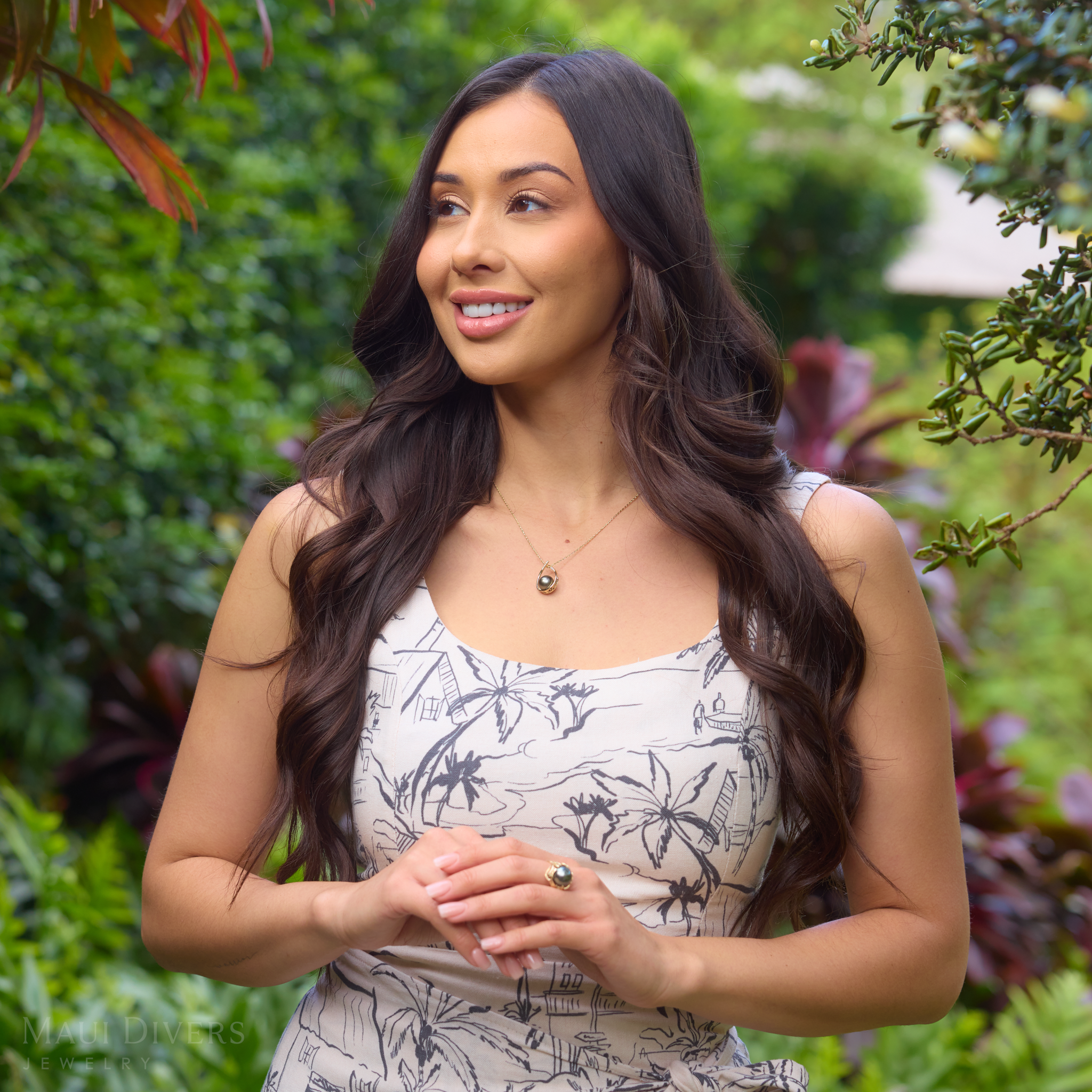 Teardrop Tahitian Black Pearl Pendant in Gold with Diamonds - 10-11mm