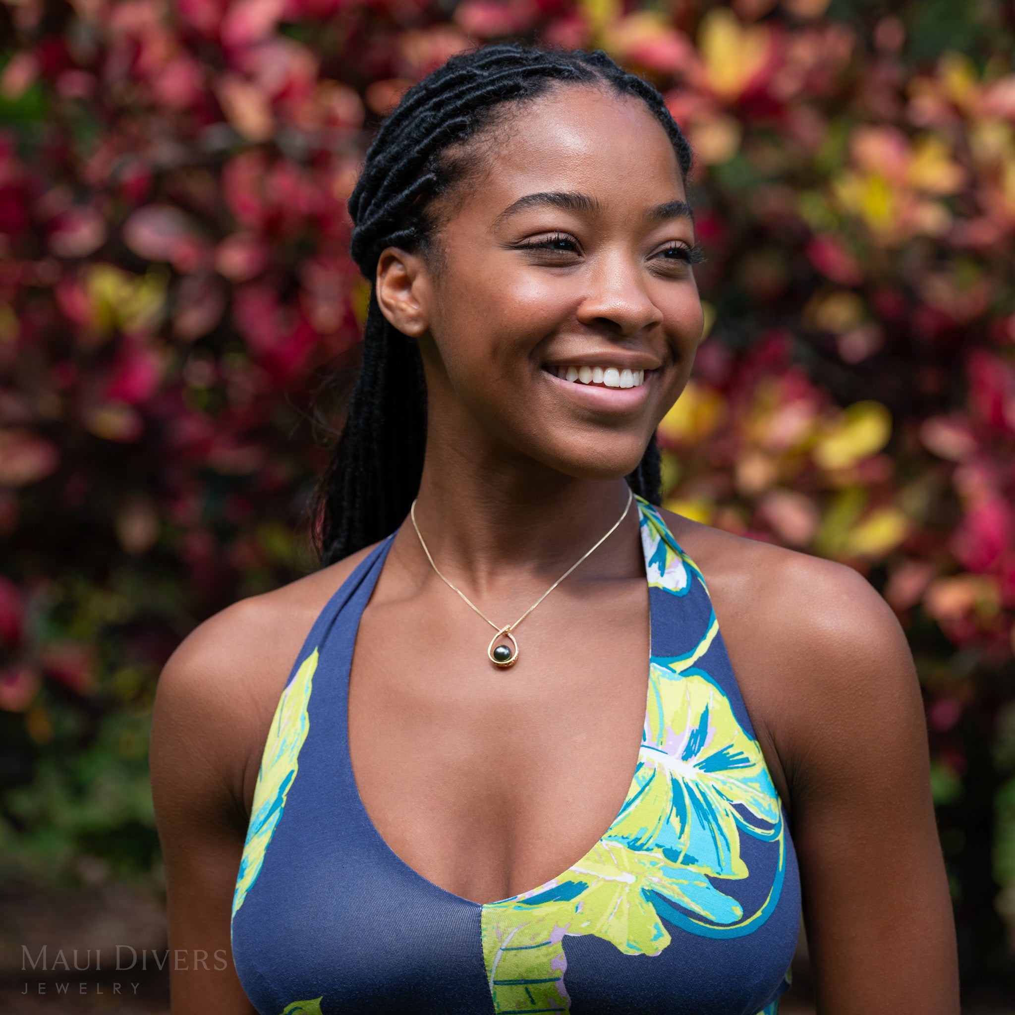 Teardrop Tahitian Black Pearl Pendant in Gold with Diamonds - 10-11mm