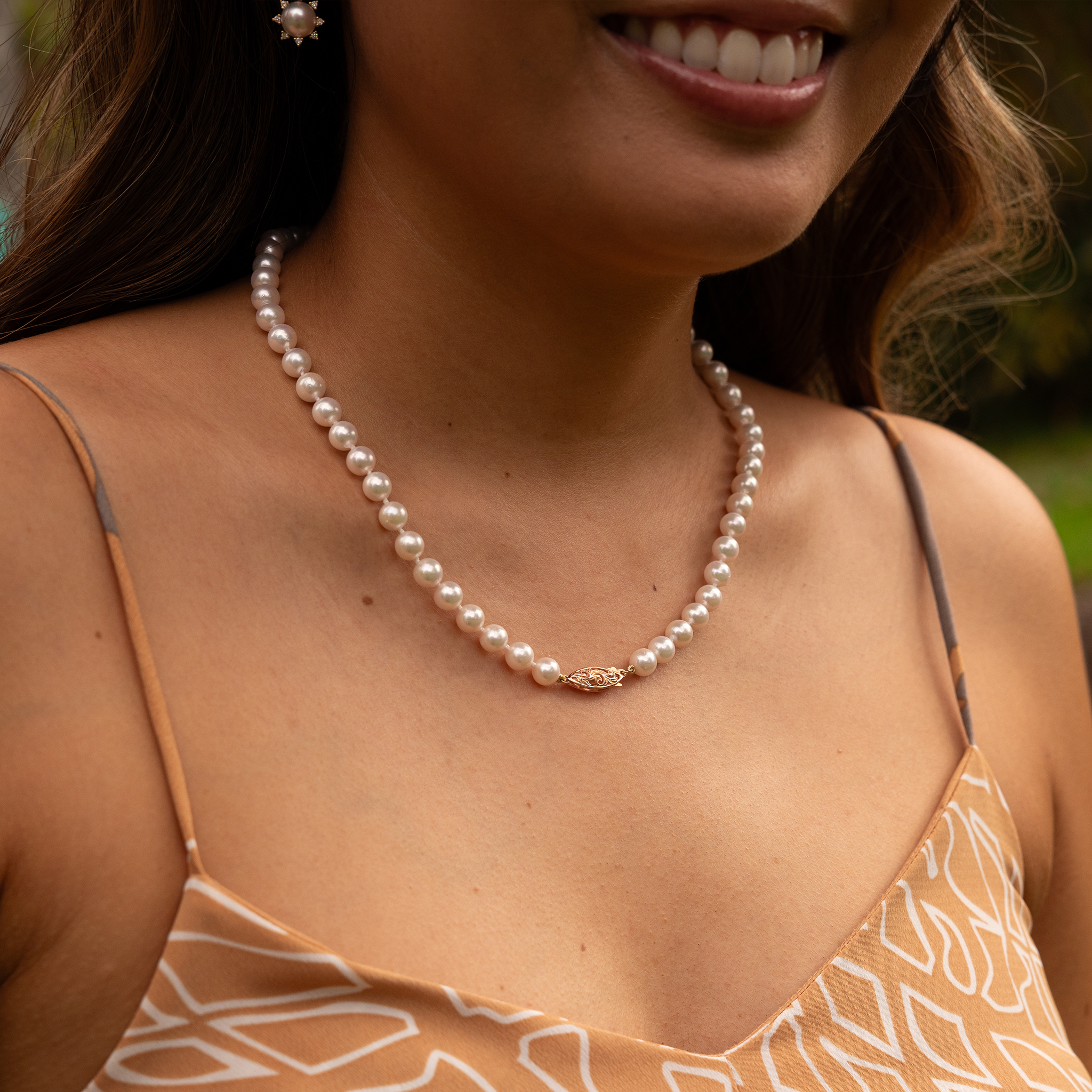 18-19" Akoya White Pearl Strand with Two Tone Gold Clasp - 7-8mm