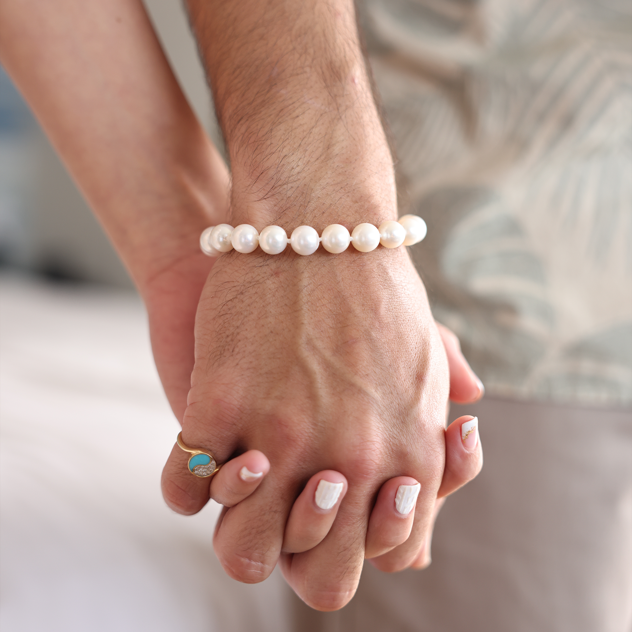 7.5-9" Adjustable Freshwater White Pearl Bracelet in Gold - 9-10mm