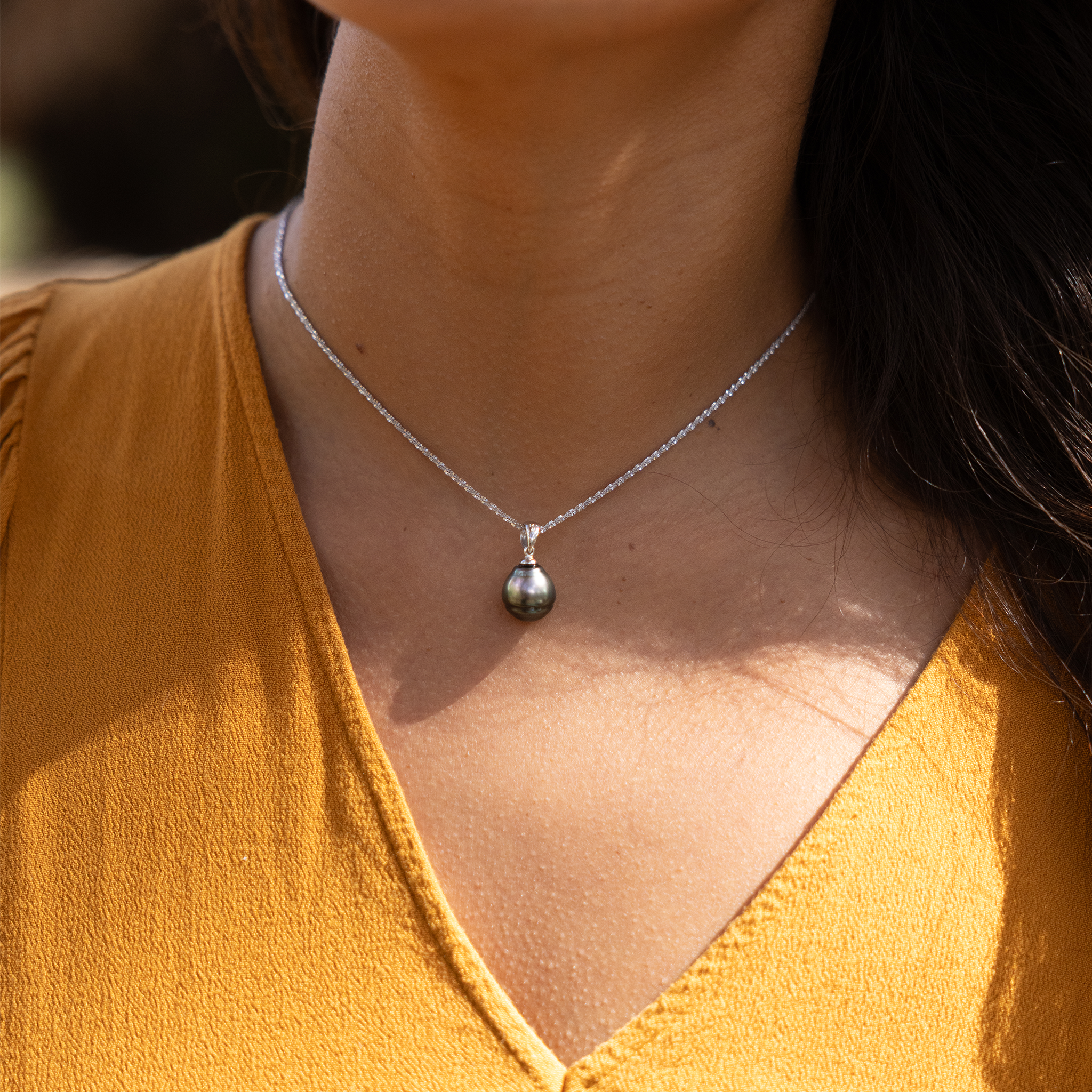 ホワイトゴールド - 8-12mmのタヒチアンブラックパールペンダント