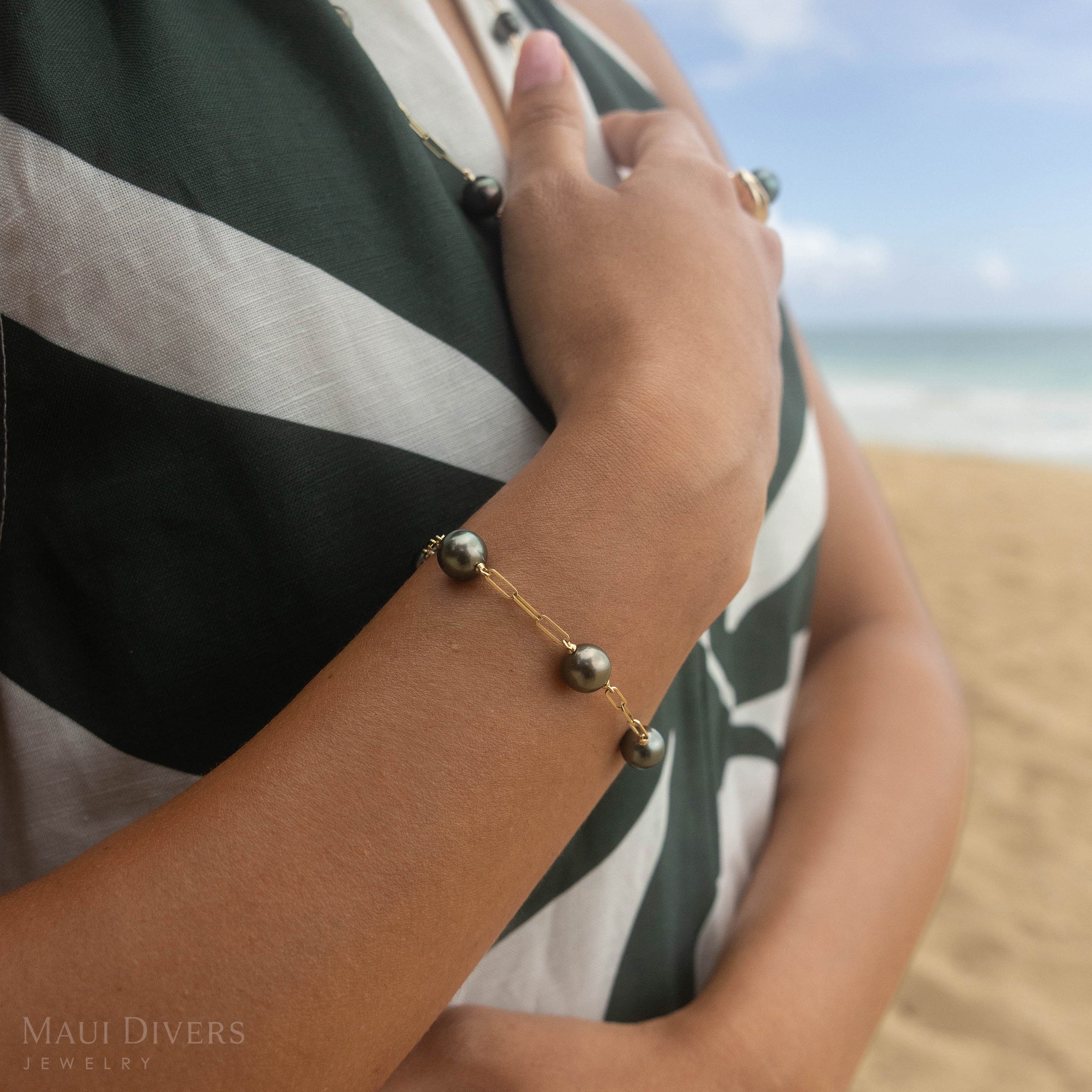 7.5-8" Paperclip Chain Tahitian Black Pearl Bracelet in Gold - 9-10mm