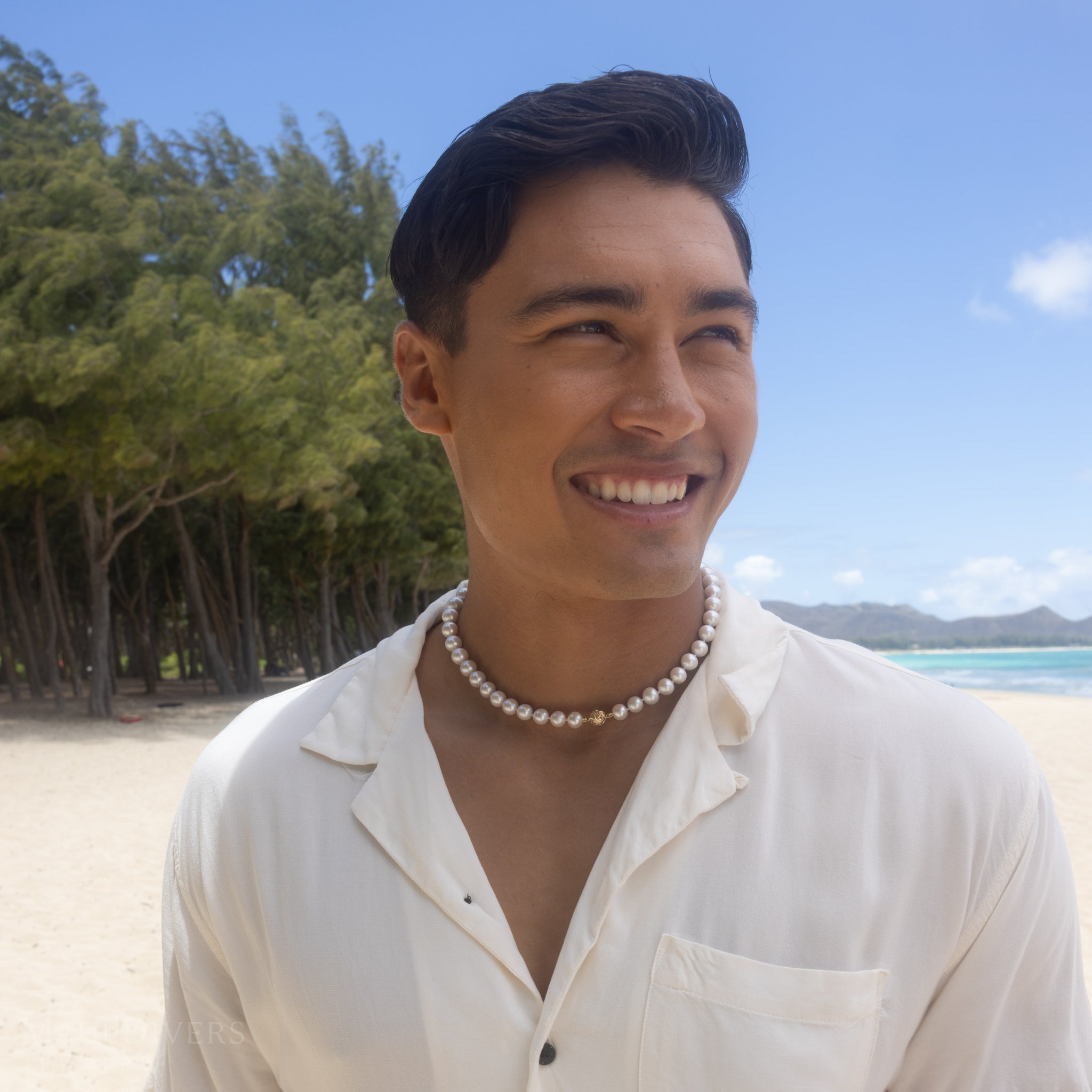 18-19" Freshwater White Pearl Strand with Magnetic Gold Clasp - 9-11mm