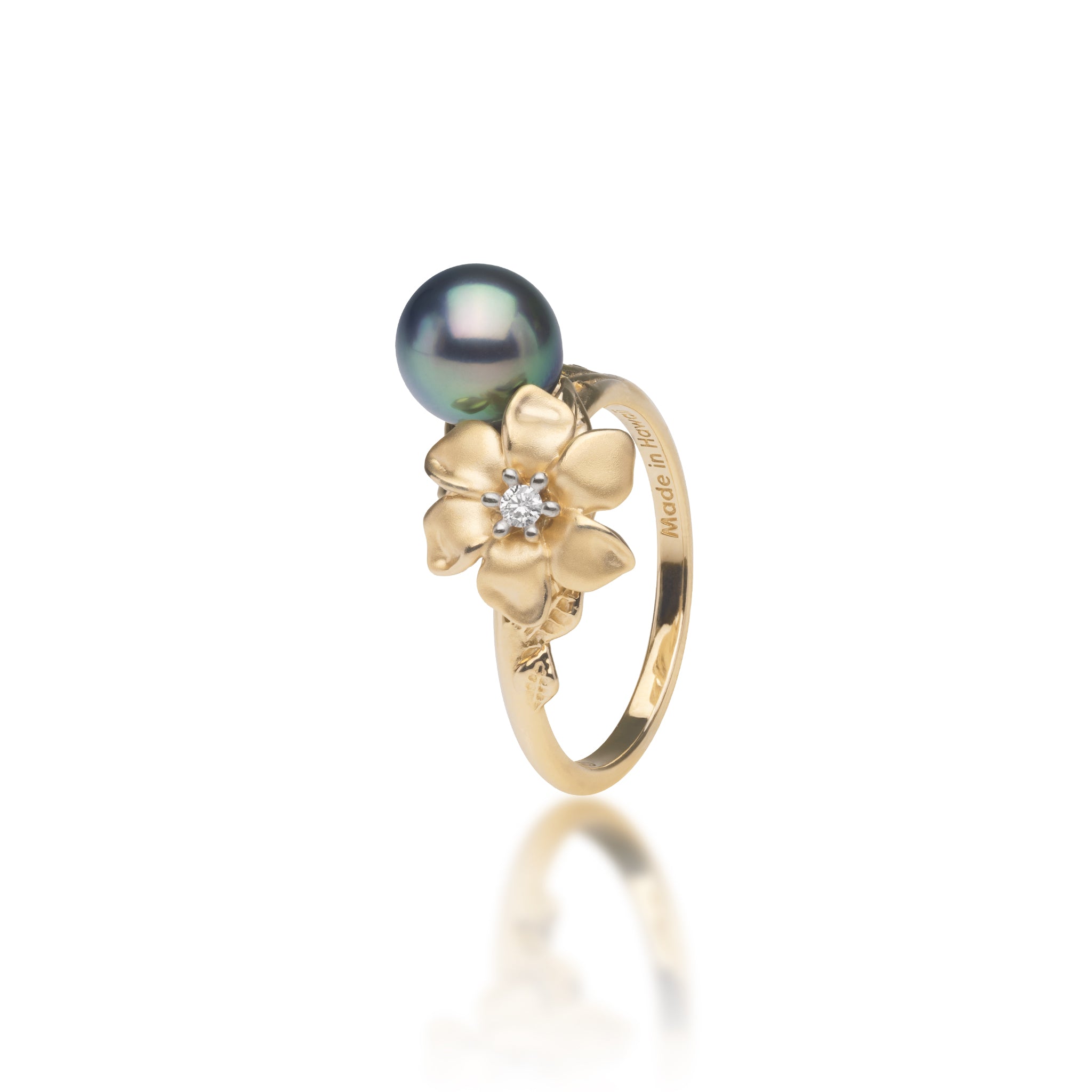 Nāʻū Tahitian Black Pearl Ring in Gold with Diamond - 7-8mm