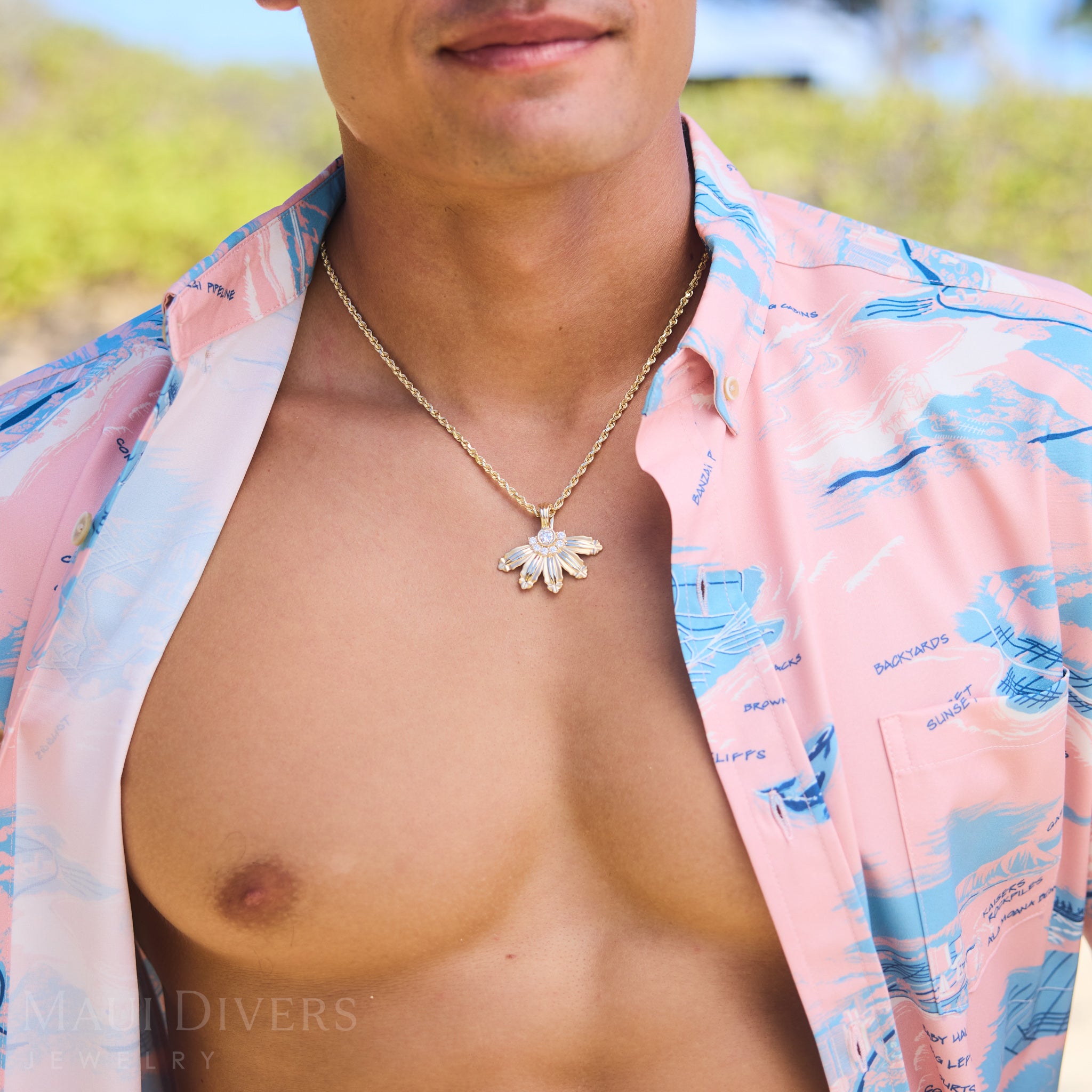 マウンテン ナウパカ ペンダント ゴールド ラボ グロウン ダイヤモンド付き - 40mm