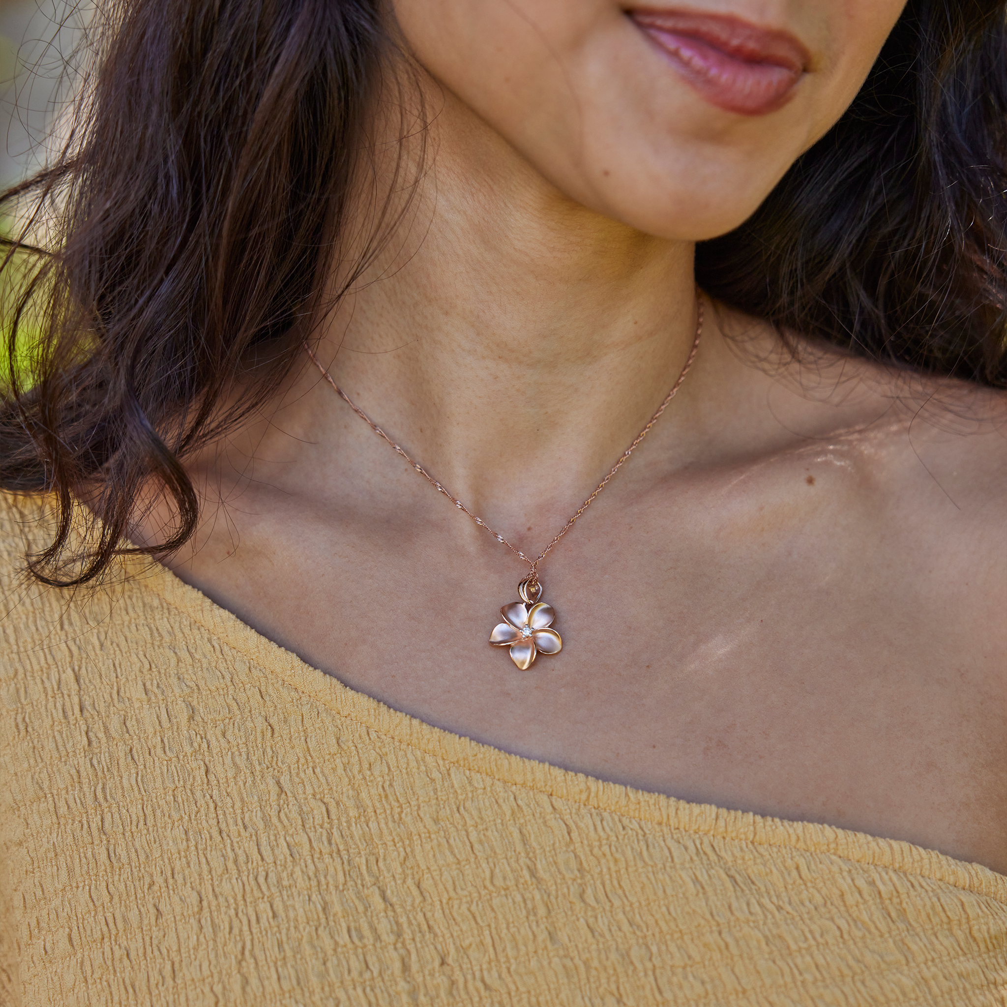 Plumeria Pendant in Rose Gold with Diamond - 18mm