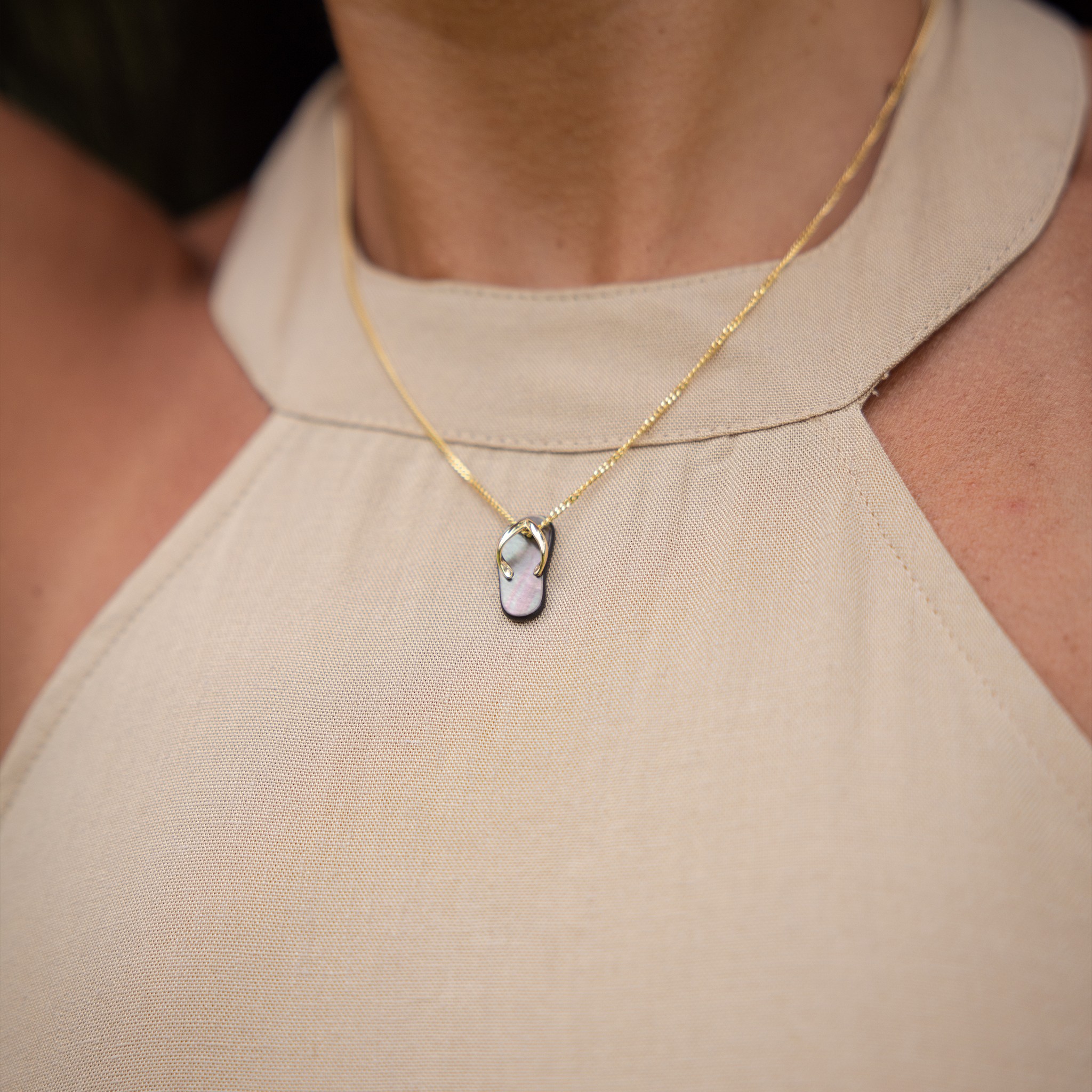 Black Mother of Pearl Slipper Pendant in Gold - 20mm