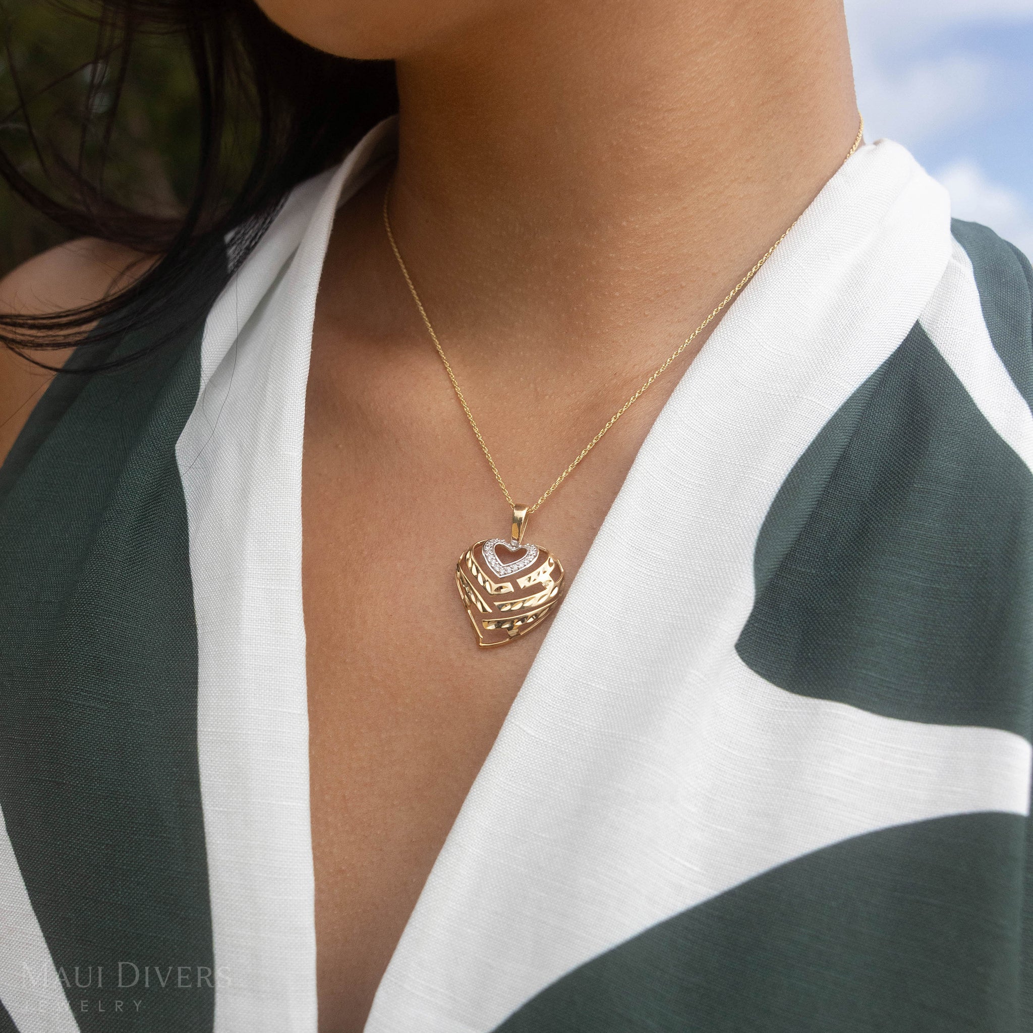 Aloha Heart Pendant in Gold with Diamonds - 24mm