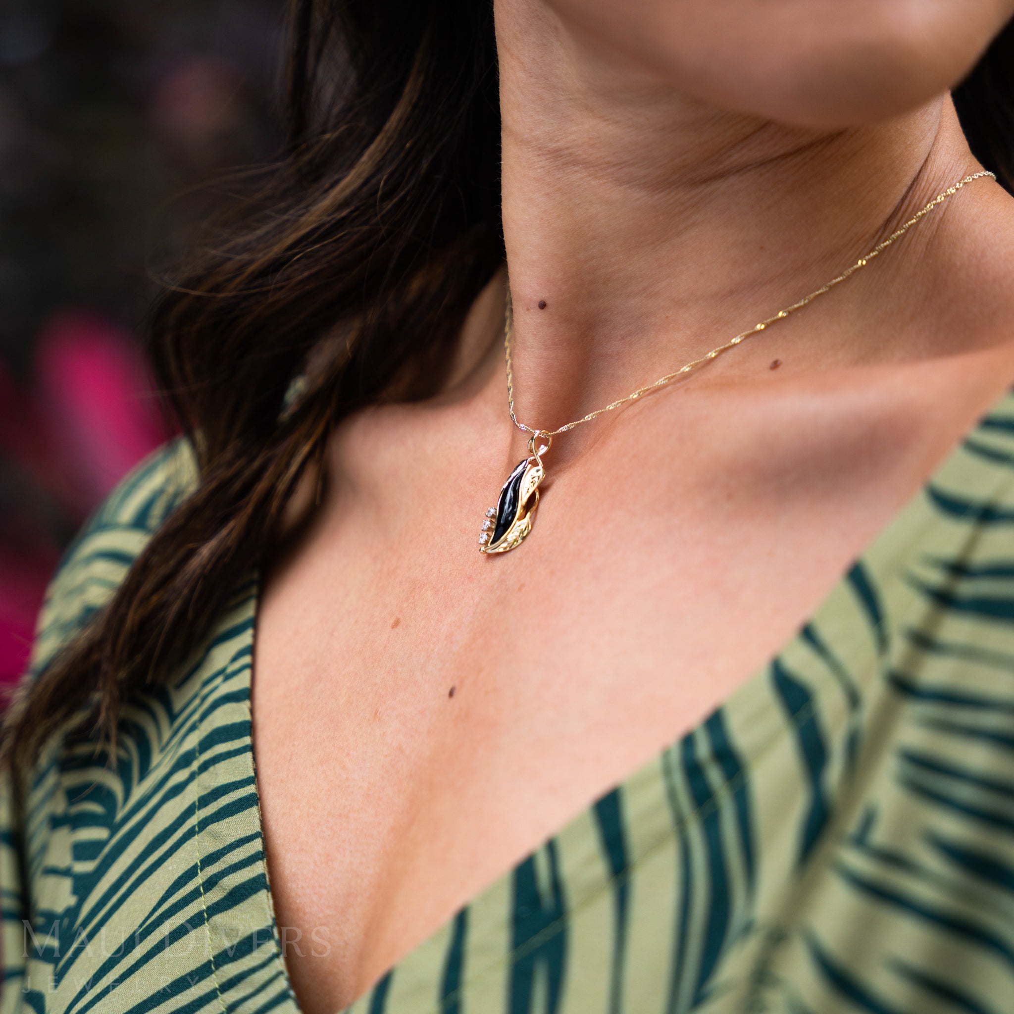 Paradise Black Coral Pendant in Gold with Diamonds - 31mm