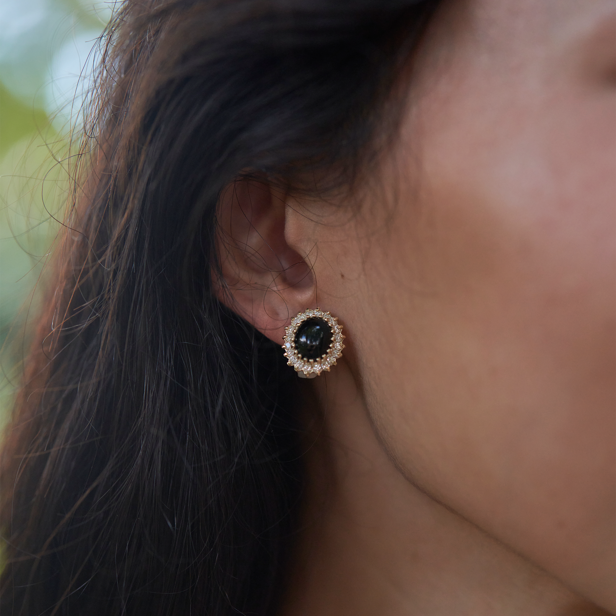 Princess Ka‘iulani Black Coral Earrings in Gold with Diamonds - 15.5mm