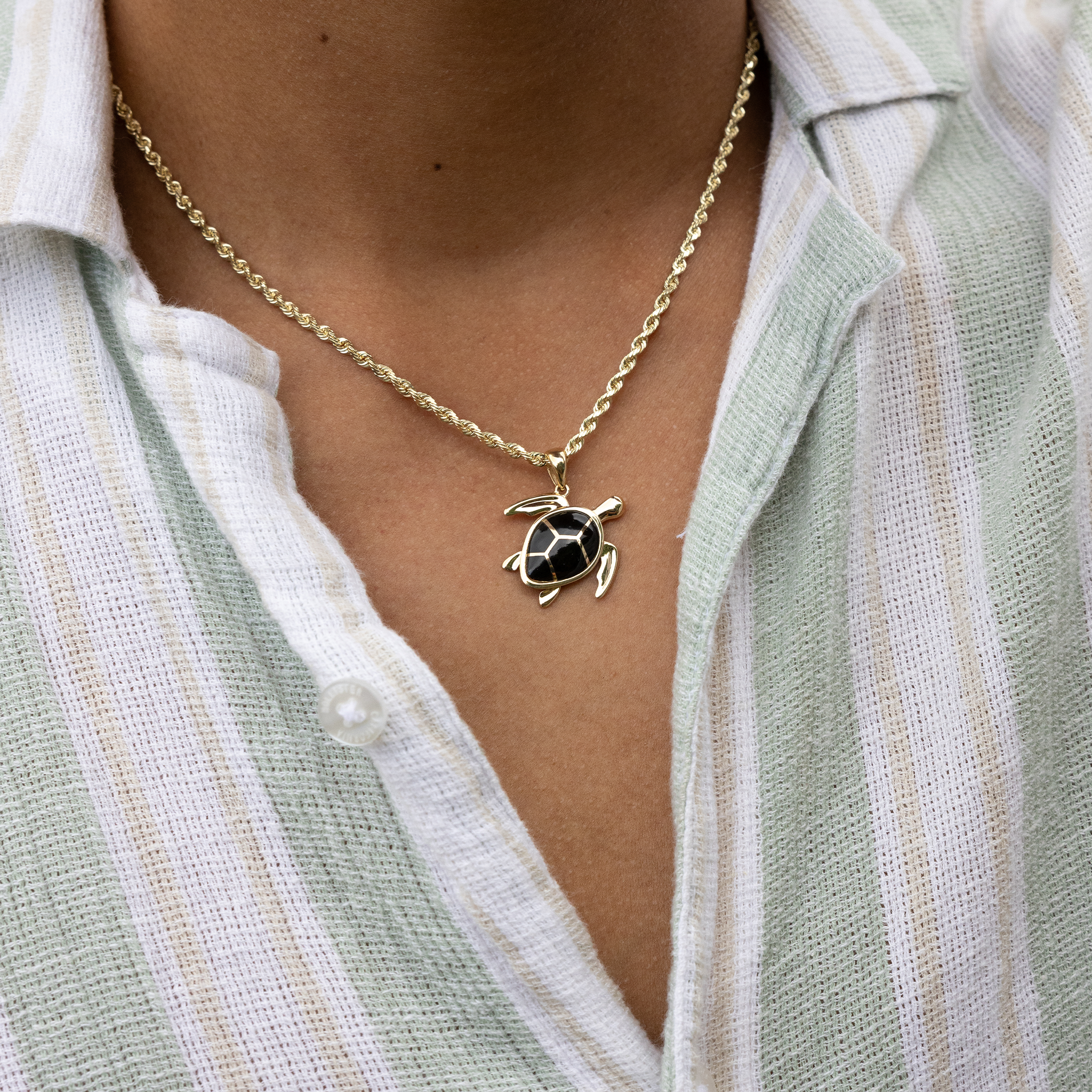 Honu Black Coral Pendant in Gold - 22mm