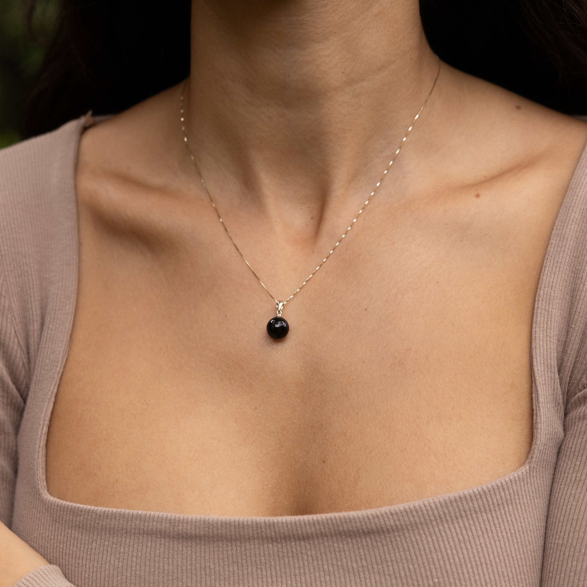Black Coral Pendant in Gold - 9-9.9mm