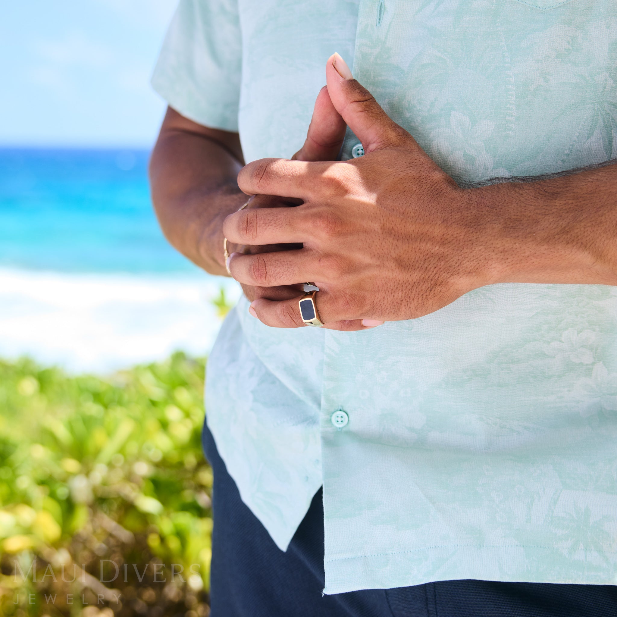 Black Coral Ring in Gold - 12.5mm