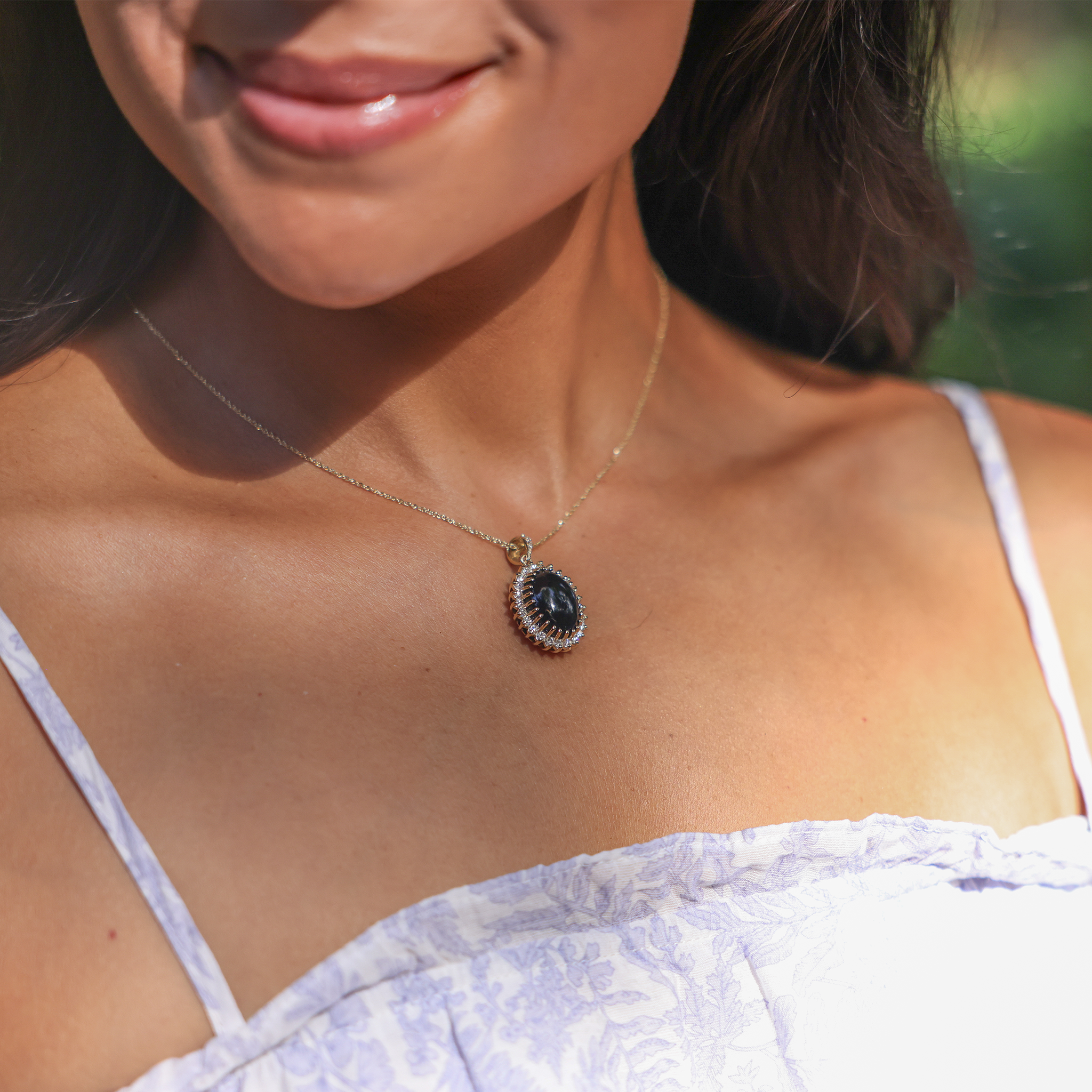 Princess Ka‘iulani Black Coral Pendant in Gold with Diamonds - 21.5mm