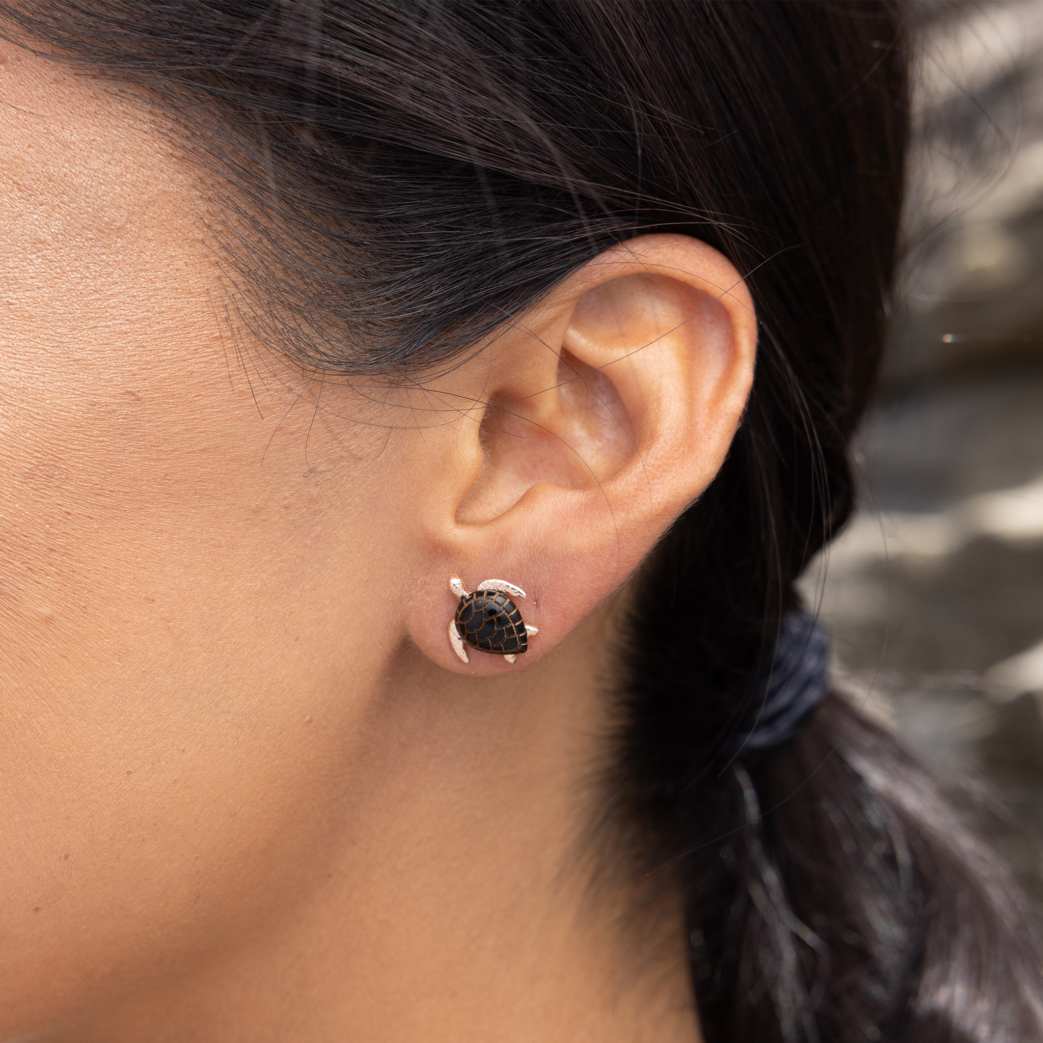 Honu Black Coral Earrings in Rose Gold - 11mm