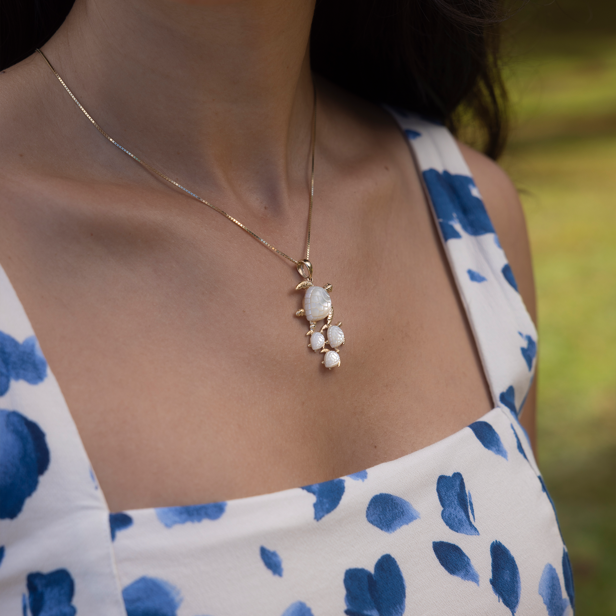 Honu Mother of Pearl Pendant in Gold - 36mm