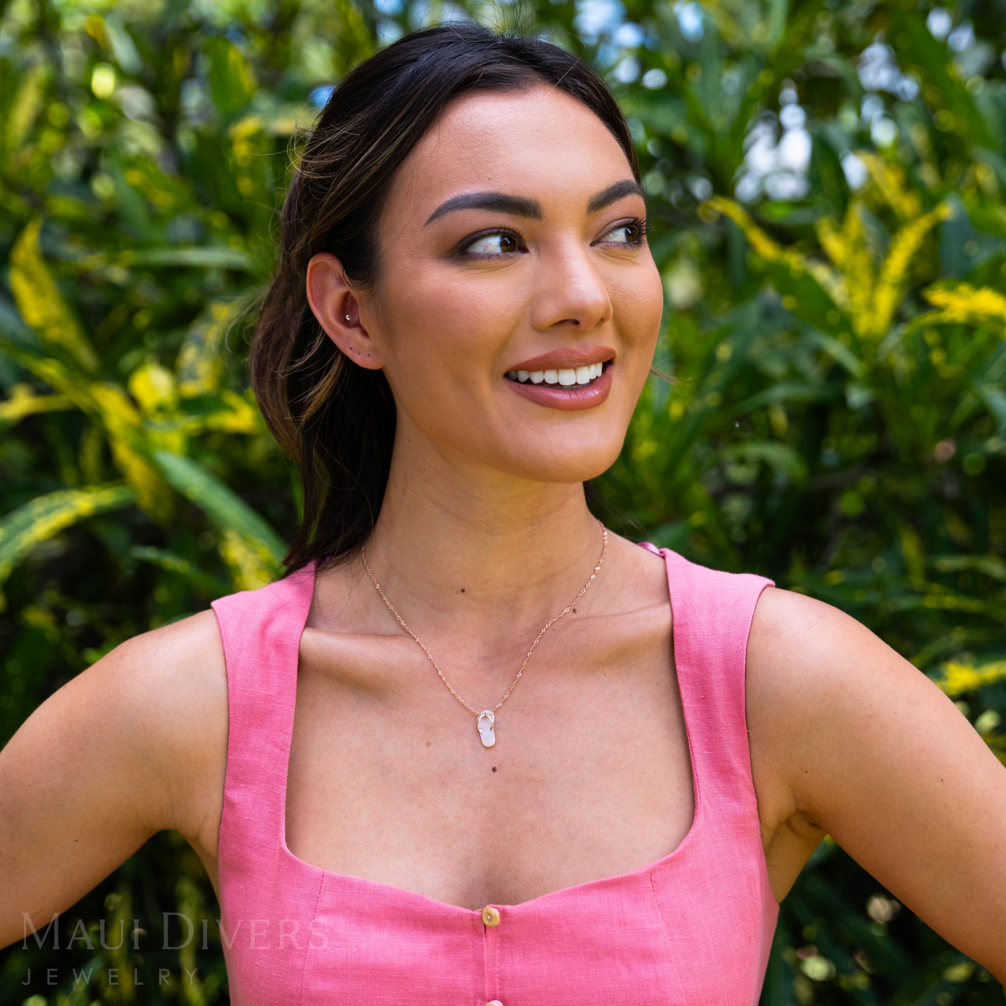 Mother of Pearl Slipper Pendant in Rose Gold - 20mm