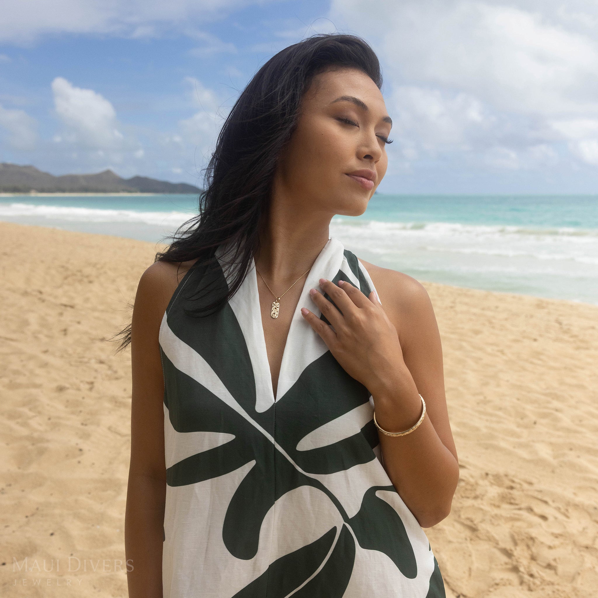 Hawaiian Heirloom Plumeria Hinge Bracelet in Gold - 8mm