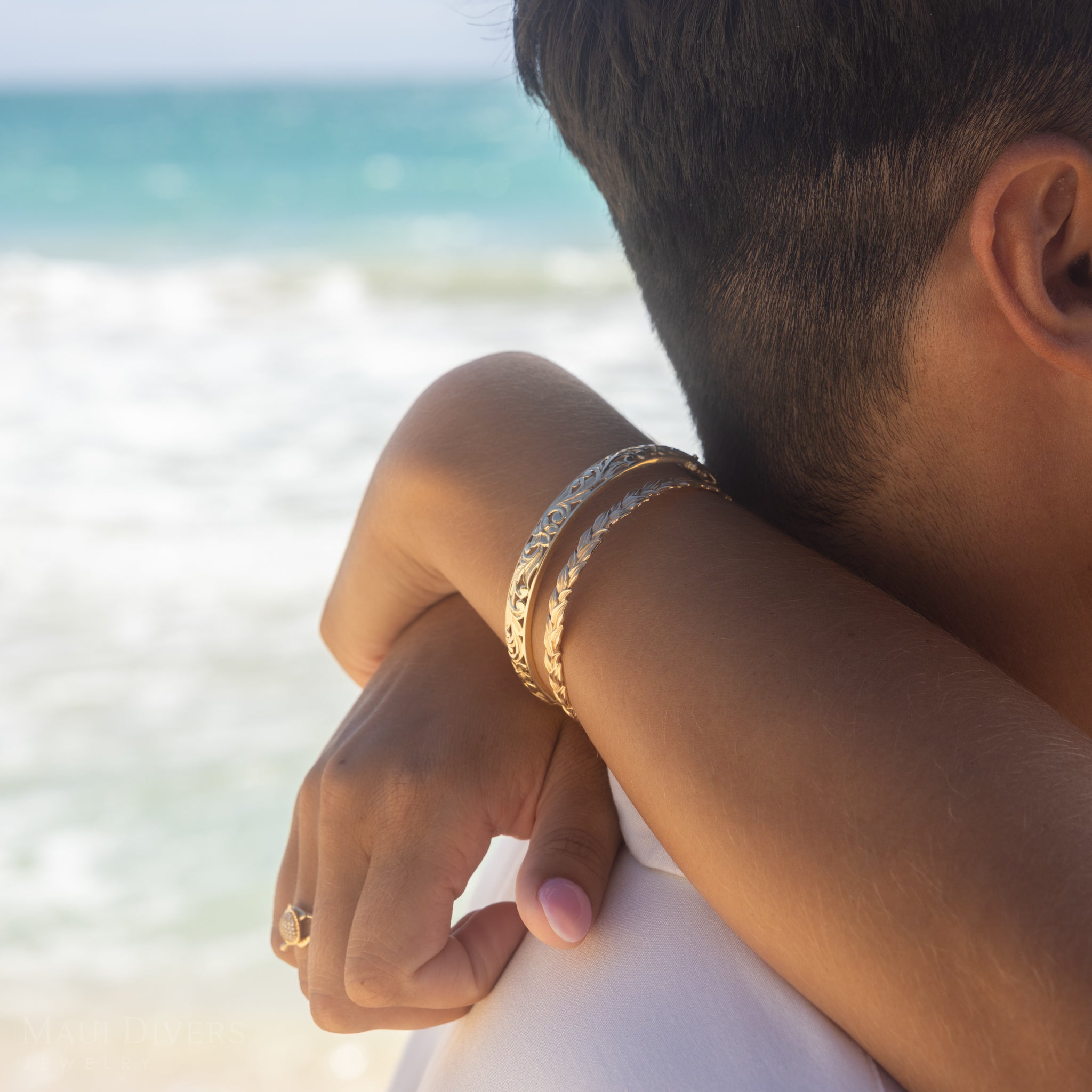 Hawaiian Heirloom Plumeria Hinge Bracelet in Gold - 8mm