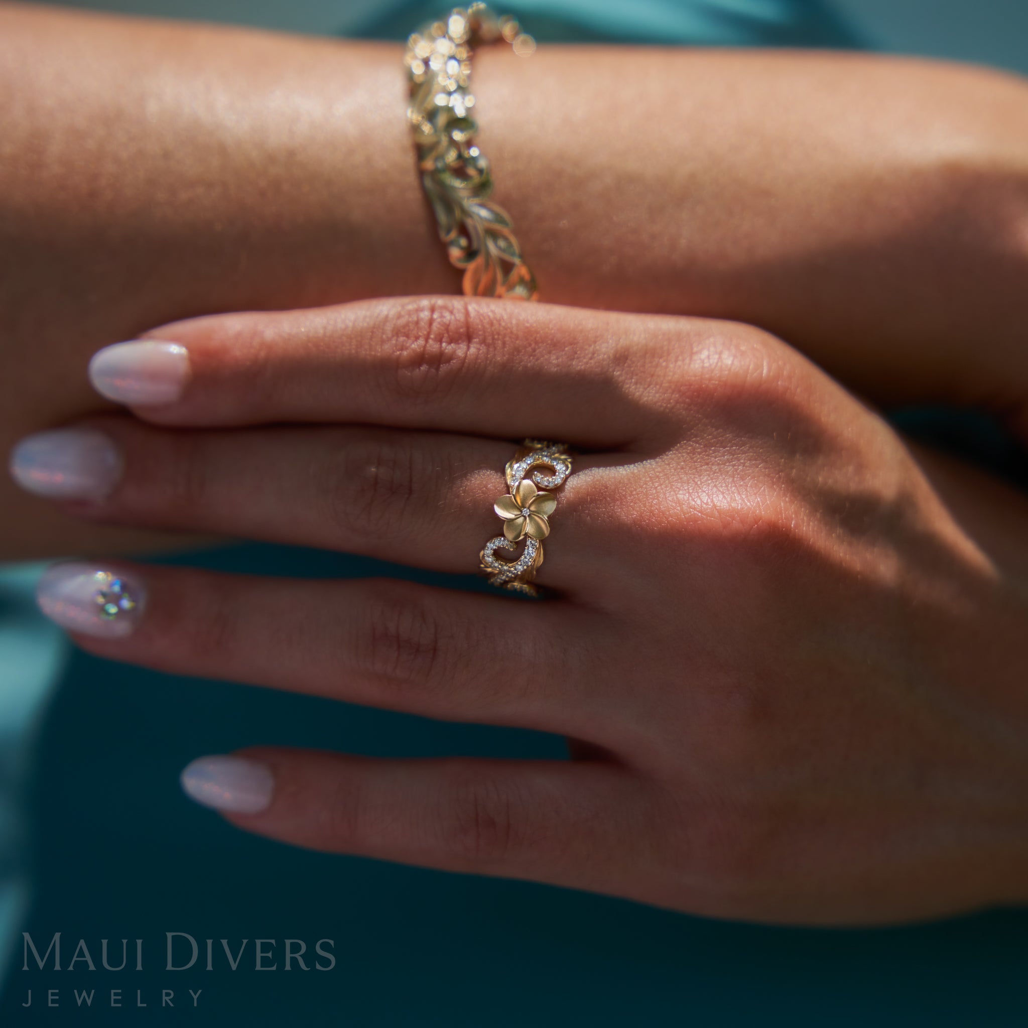 Hawaiian Heirloom Plumeria Ring in Gold with Diamonds - 8mm
