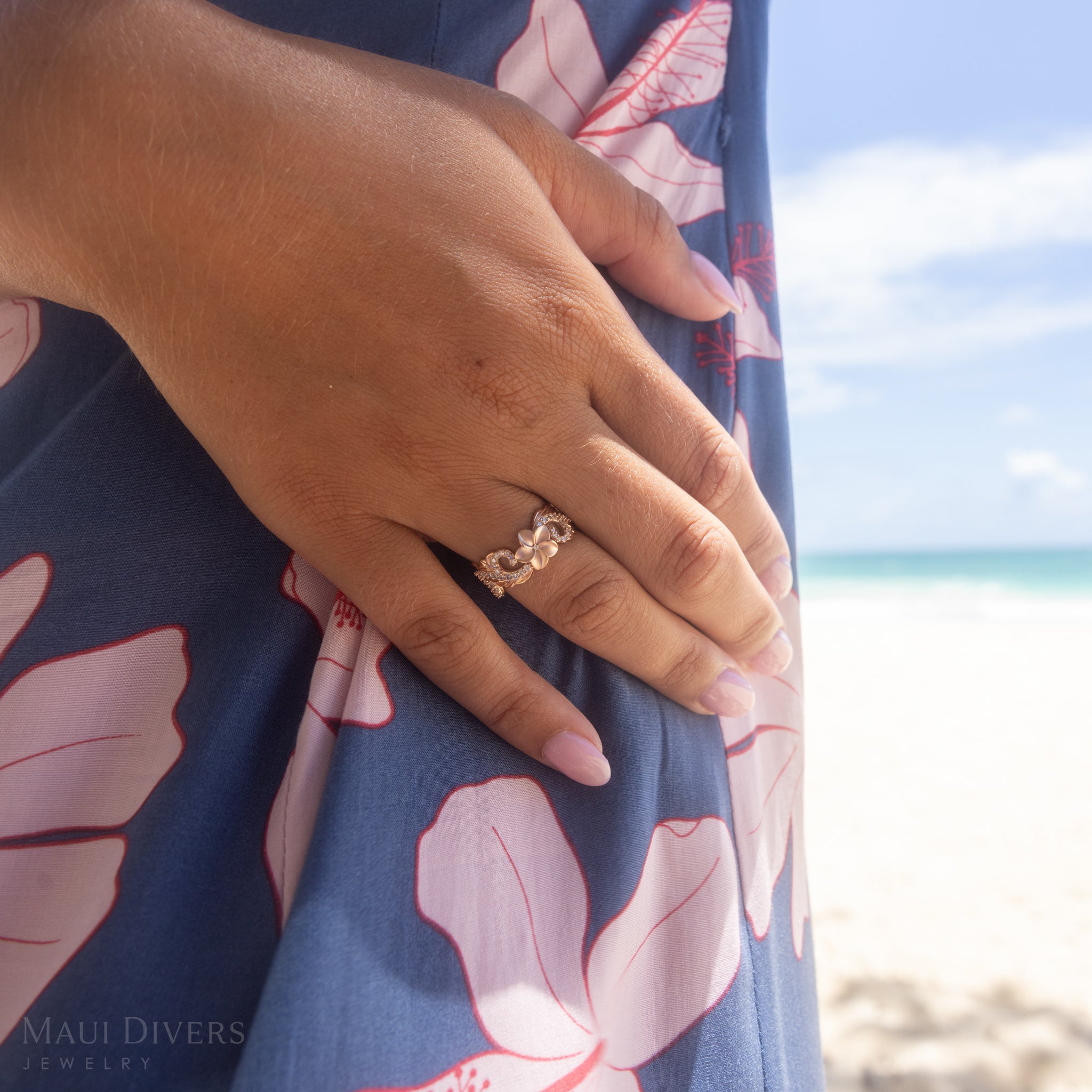 Hawaiian Heirloom Plumeria Ring in Rose Gold with Diamonds - 8mm