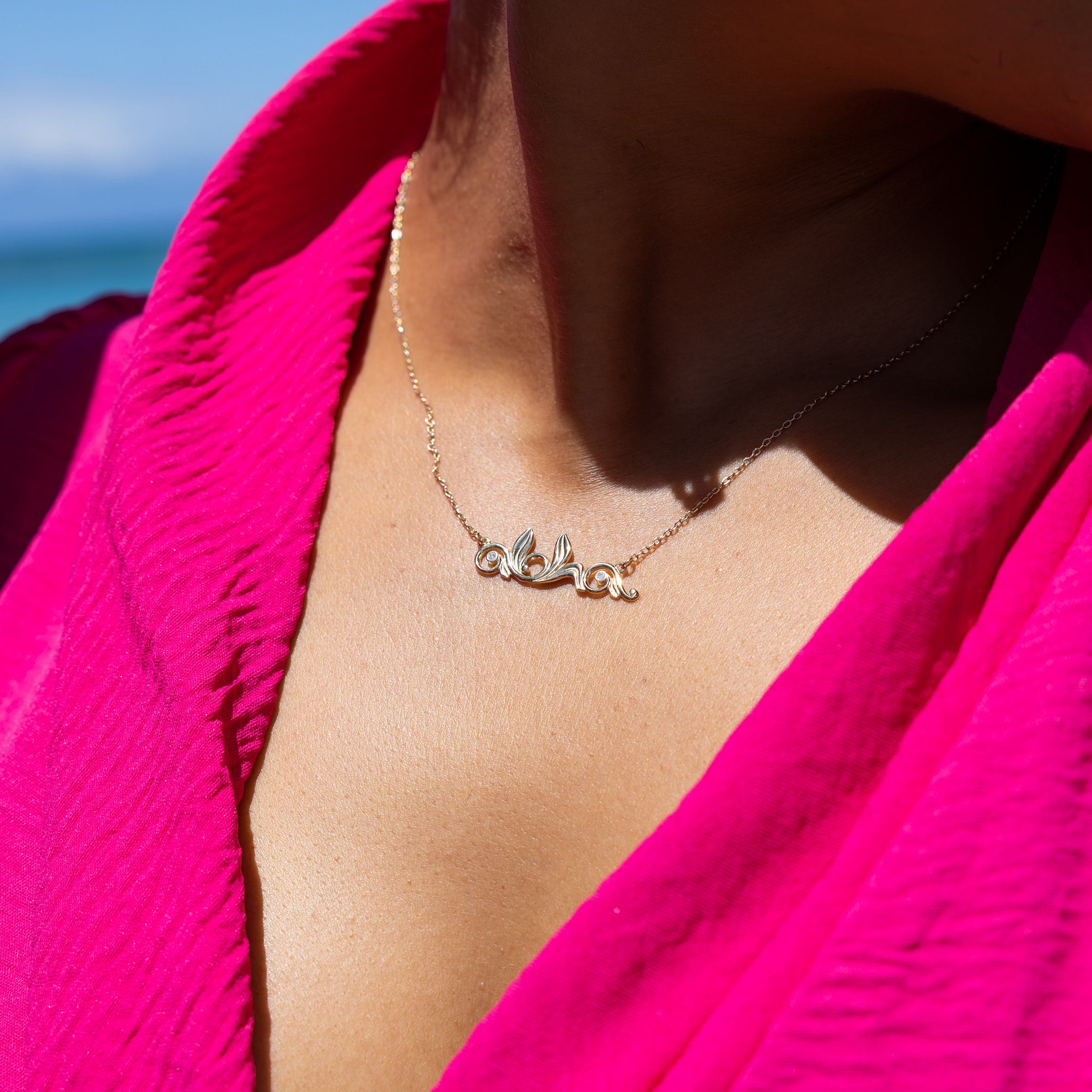 16-18" Adjustable Living Heirloom Aloha Necklace in Gold with Diamonds - 30mm