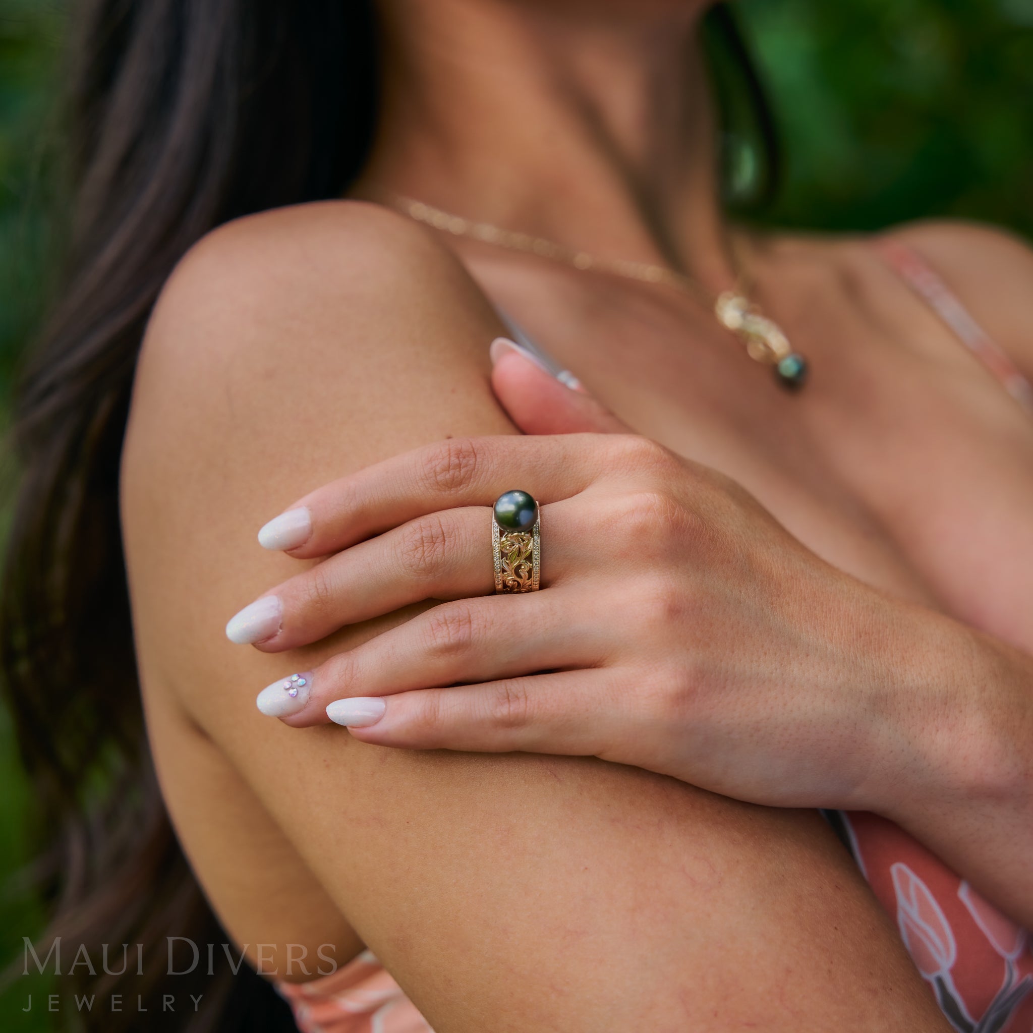 Living Heirloom Tahitian Black Pearl Ring in Gold with Diamonds - 10mm