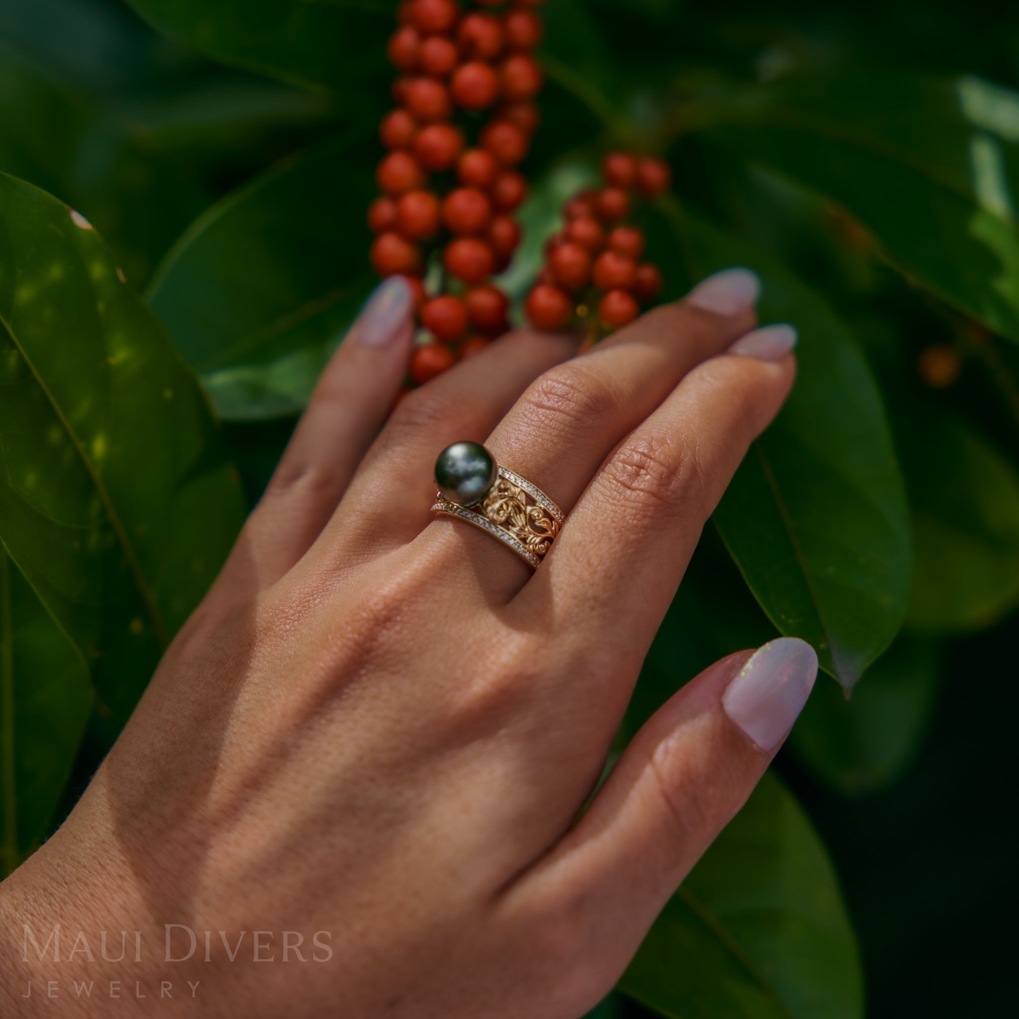 Living Heirloom Tahitian Black Pearl Ring in Gold with Diamonds - 10mm