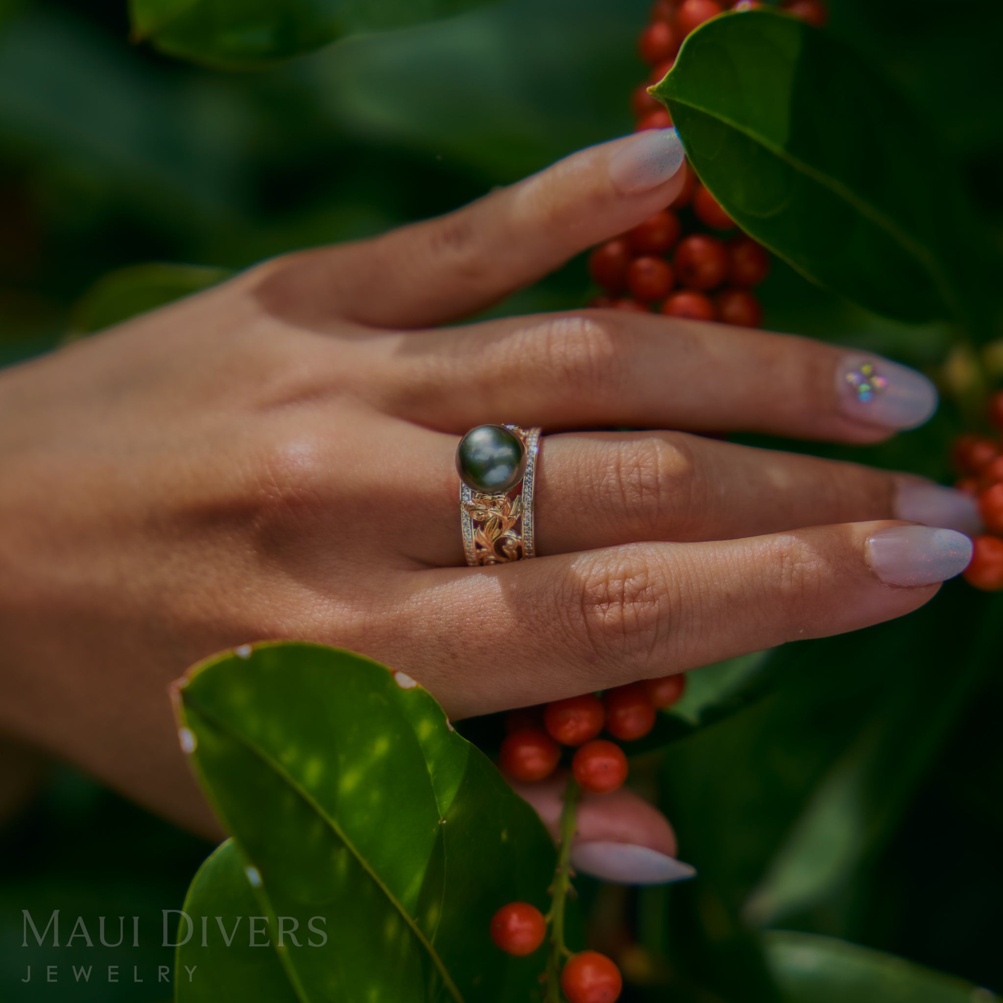 Living Heirloom Tahitian Black Pearl Ring in Gold with Diamonds - 10mm