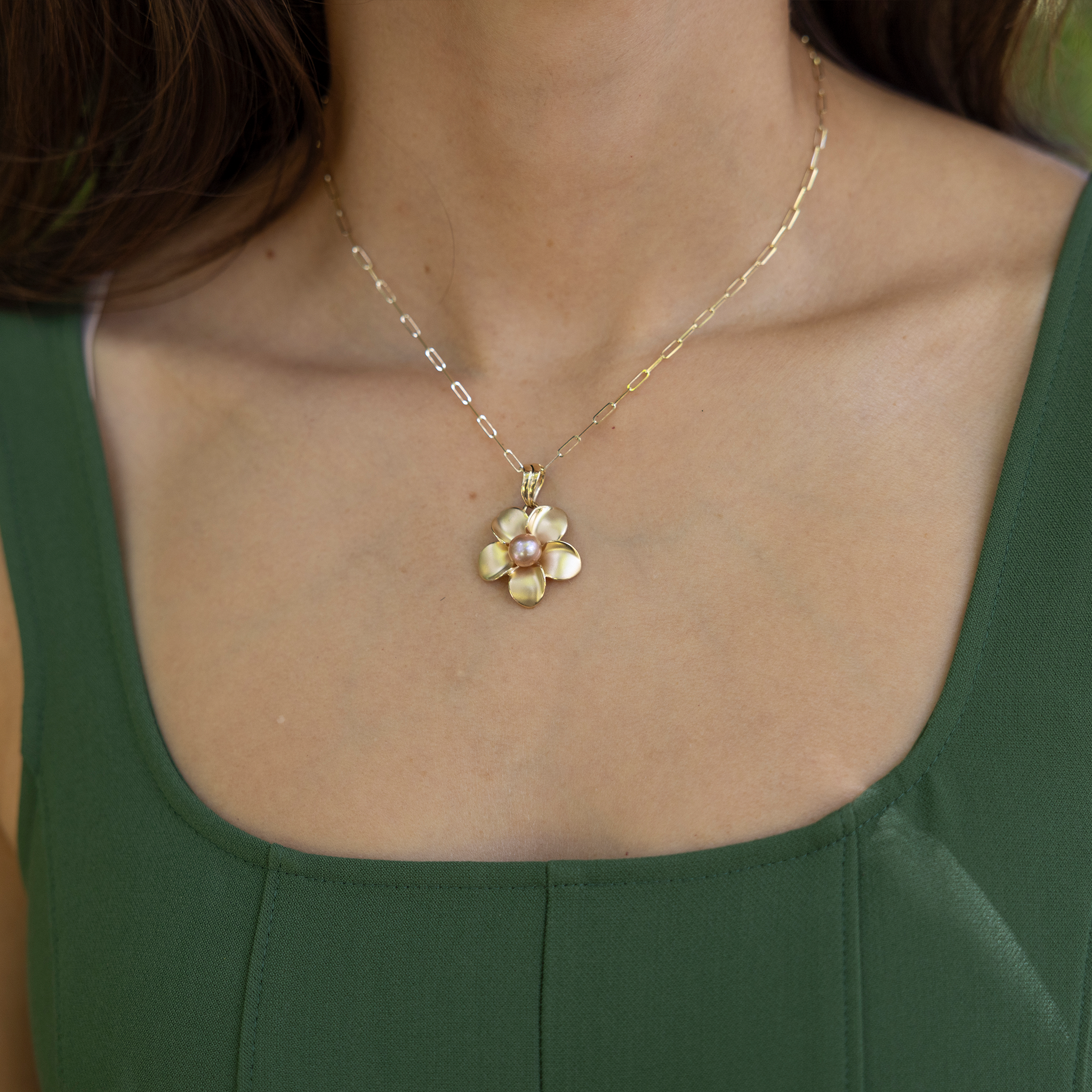 Pick A Pearl Plumeria Pendant in Gold - 23mm