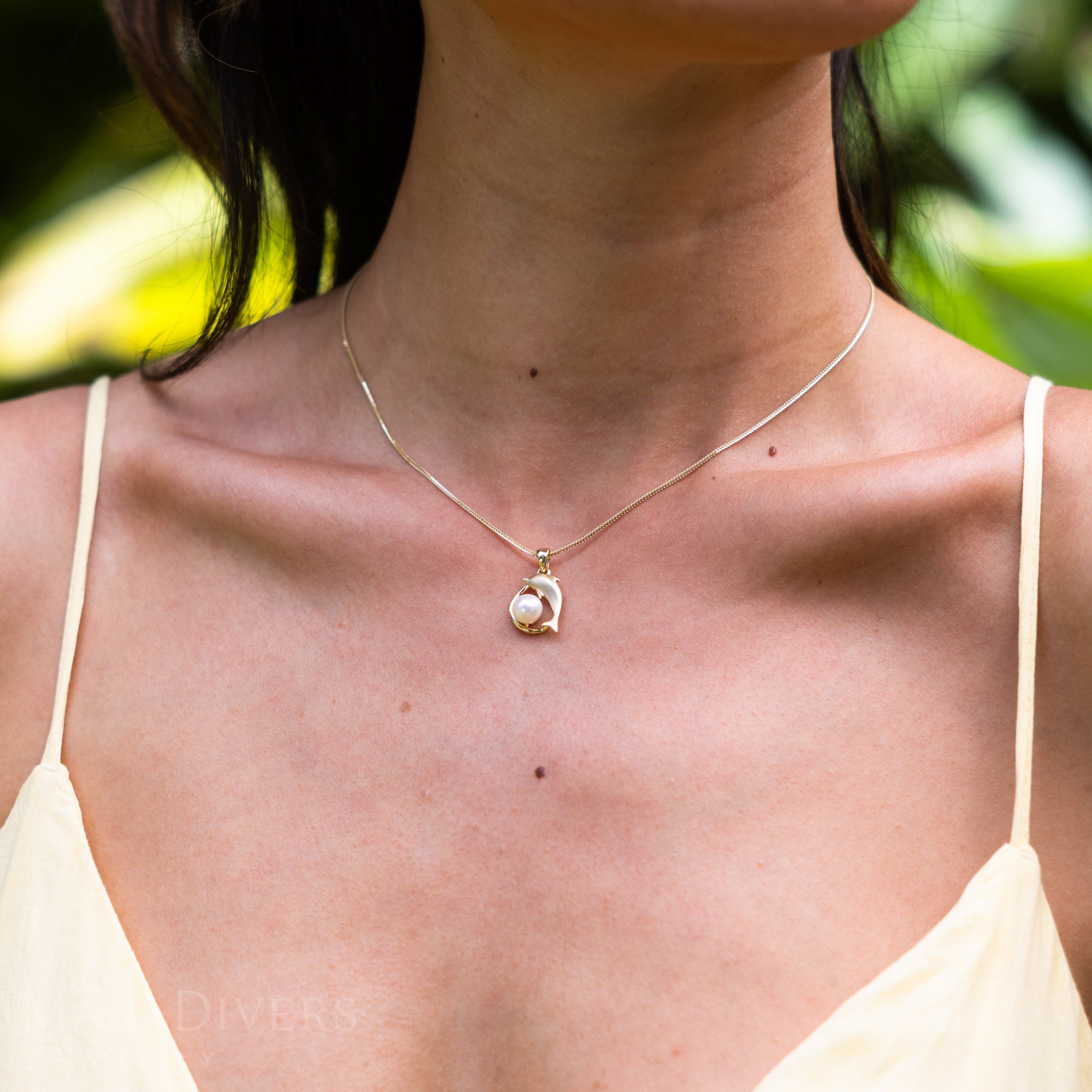 Pick A Pearl Bubble Dolphin Pendant in Gold - 16mm