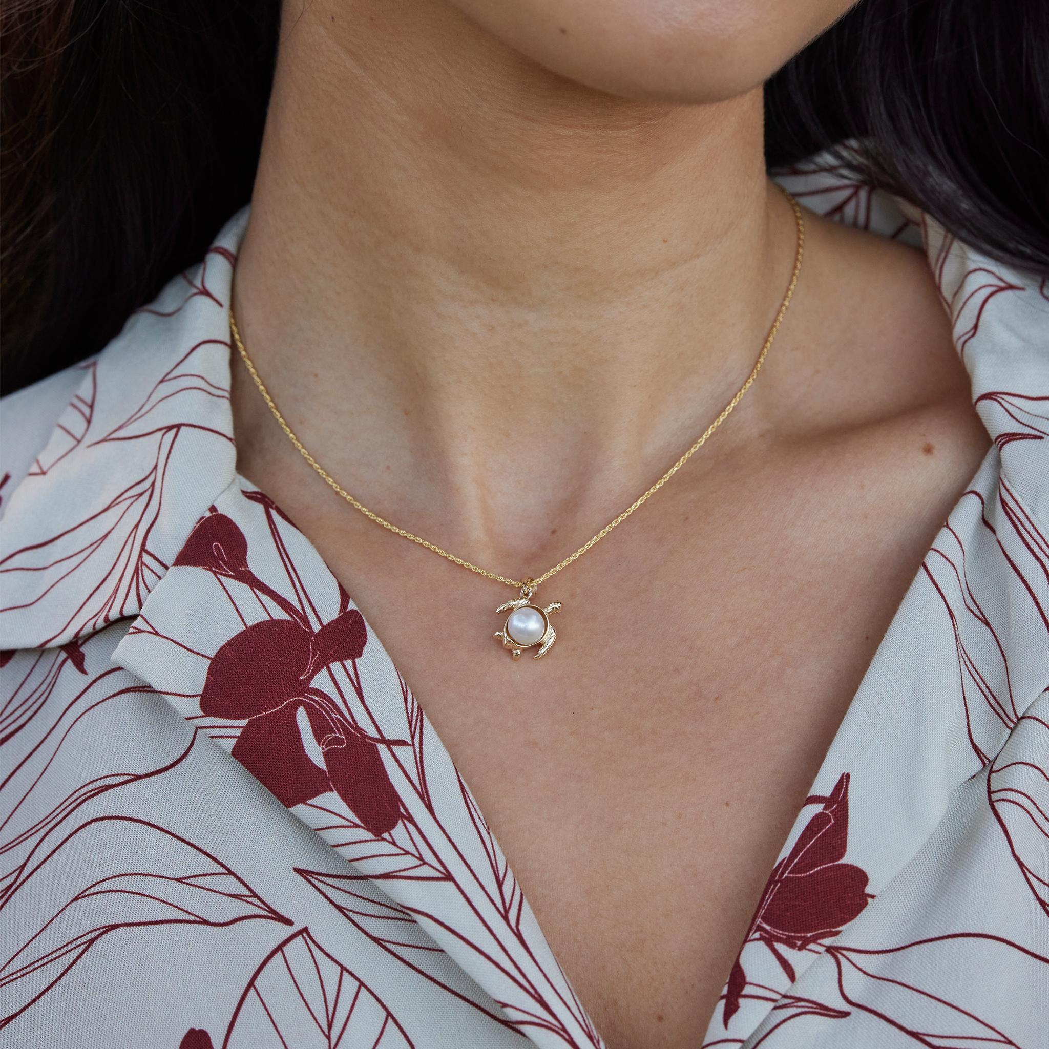 Pick A Pearl Honu Pendant in Gold - 14mm