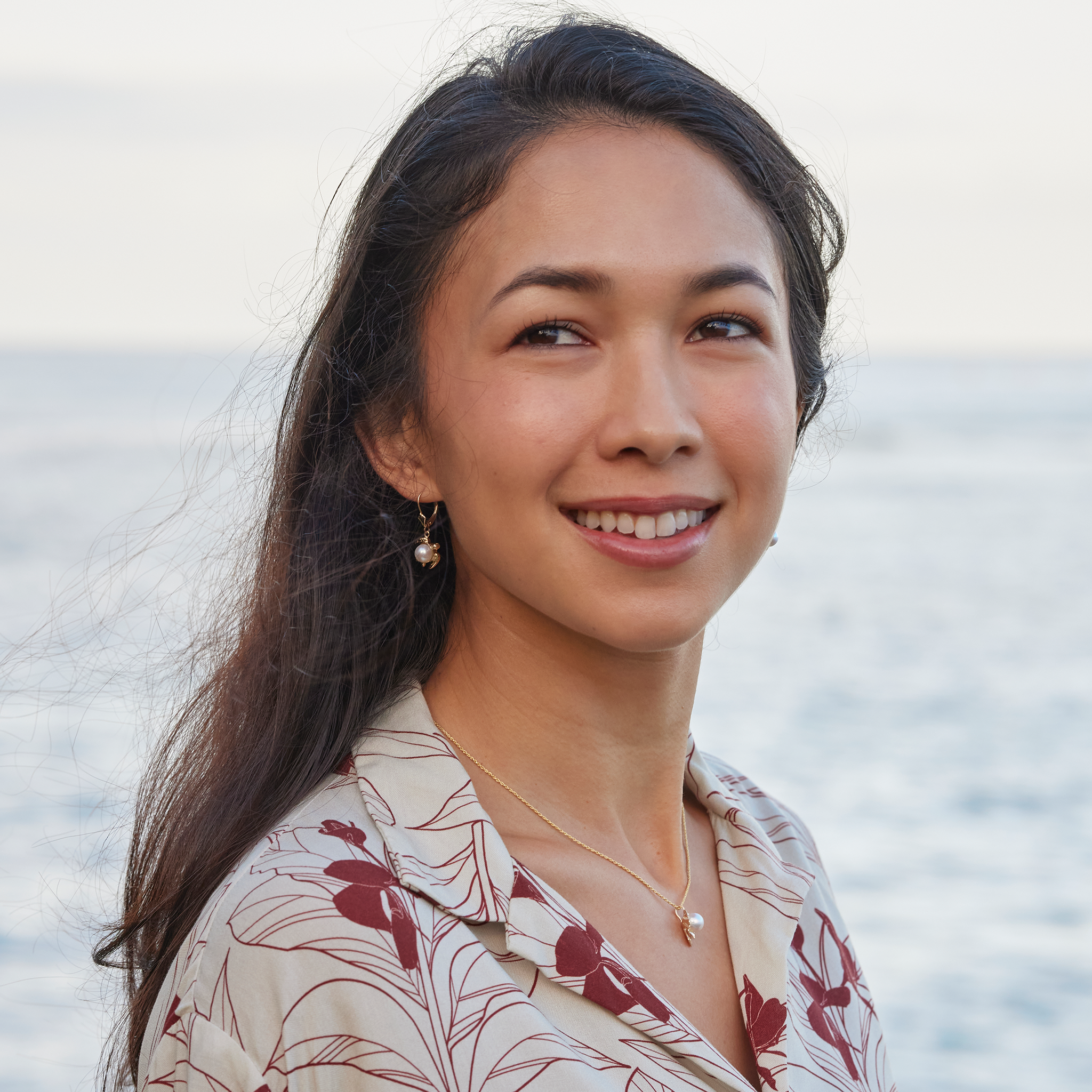 Pick A Pearl Honu Earrings in Gold - 13mm