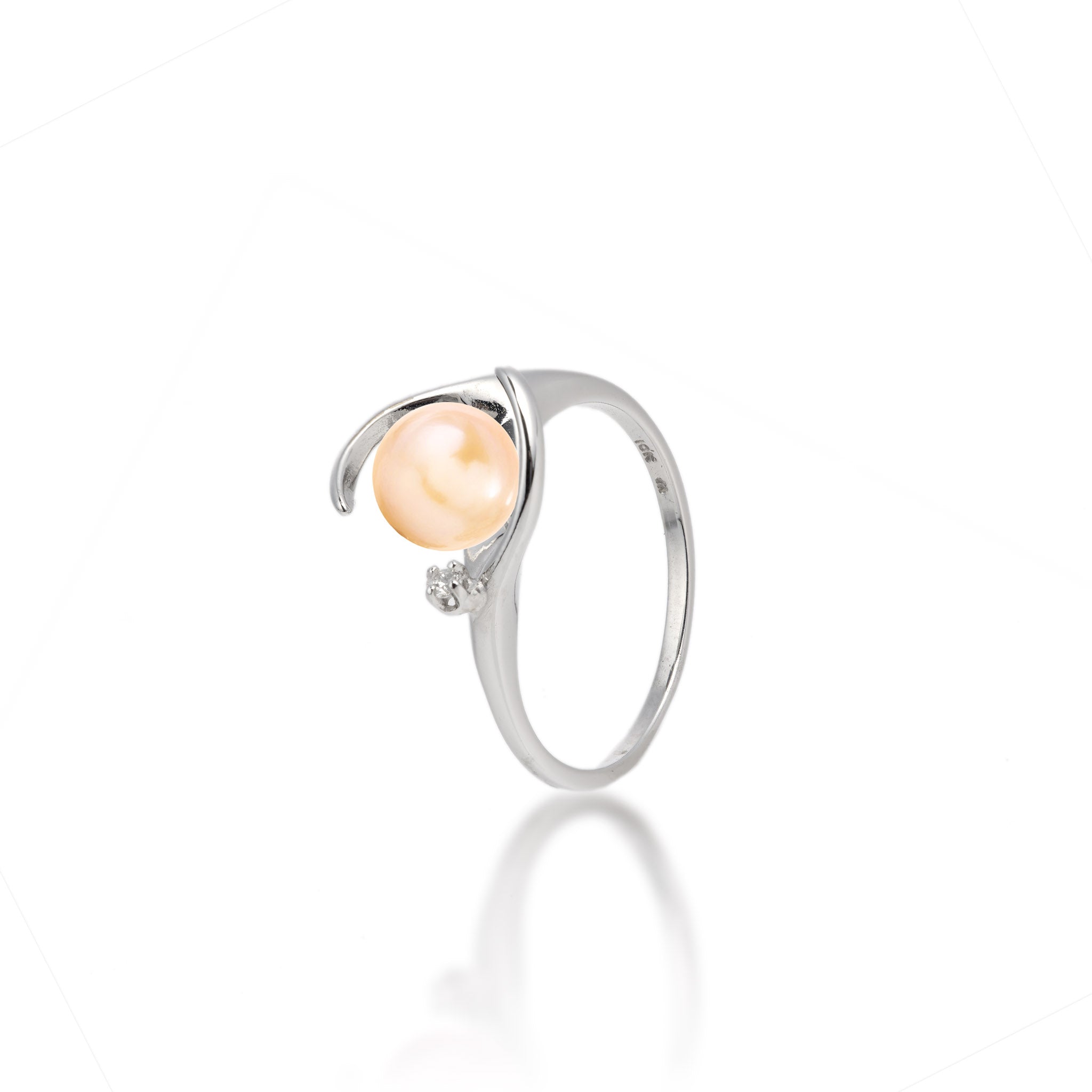 Pick A Pearl Ring in White Gold with Diamond