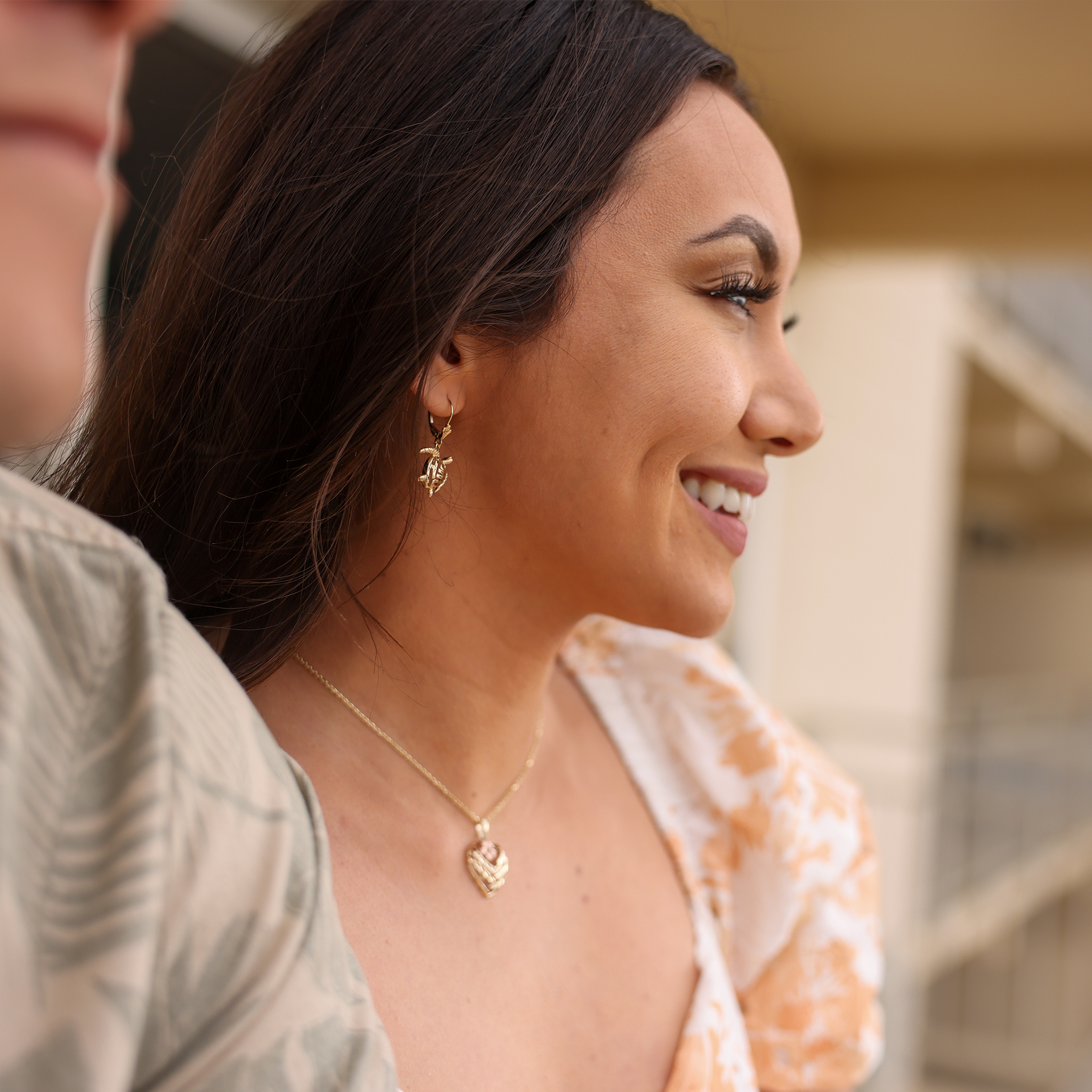 Honu Earrings in Gold - 15mm