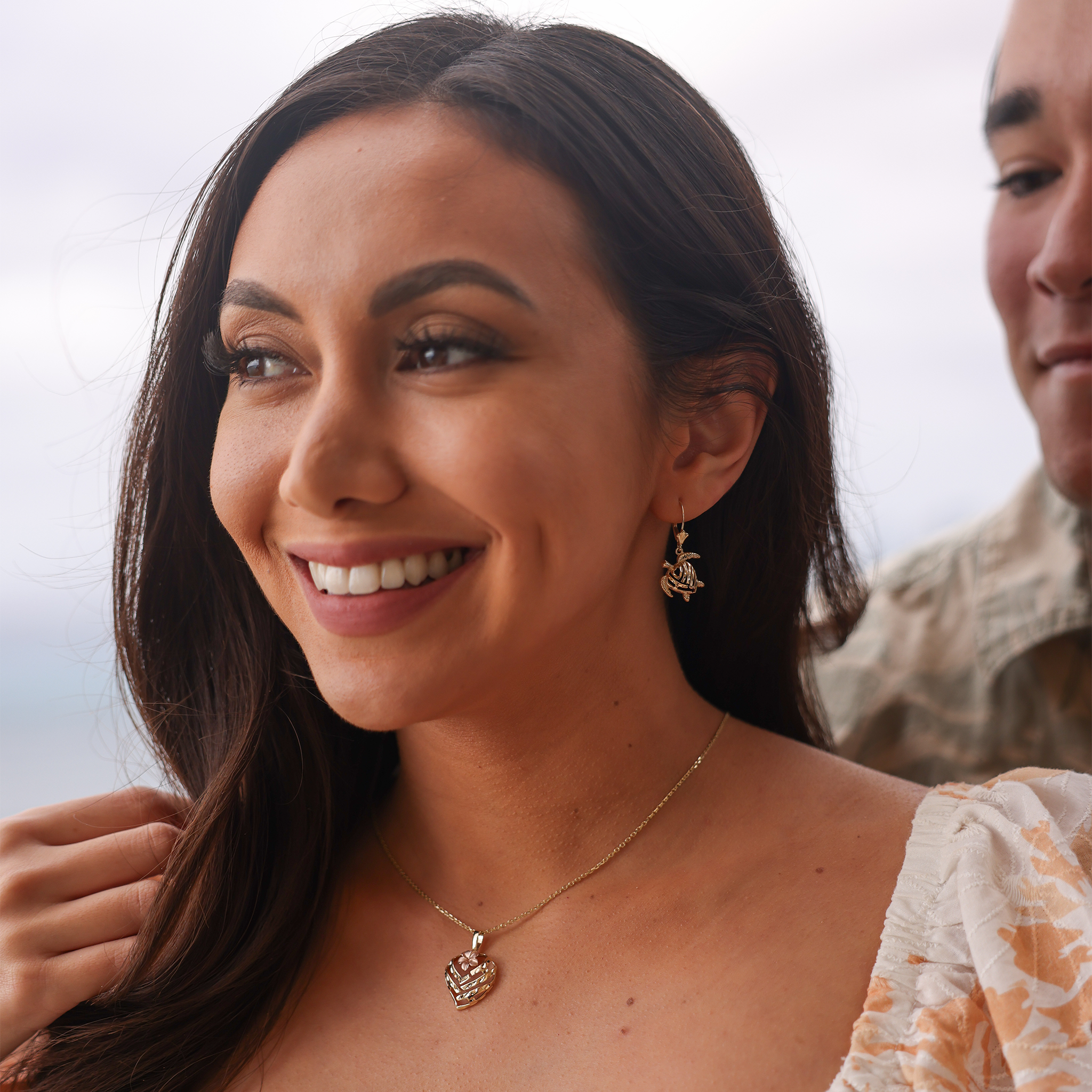 Honu Earrings in Gold - 15mm