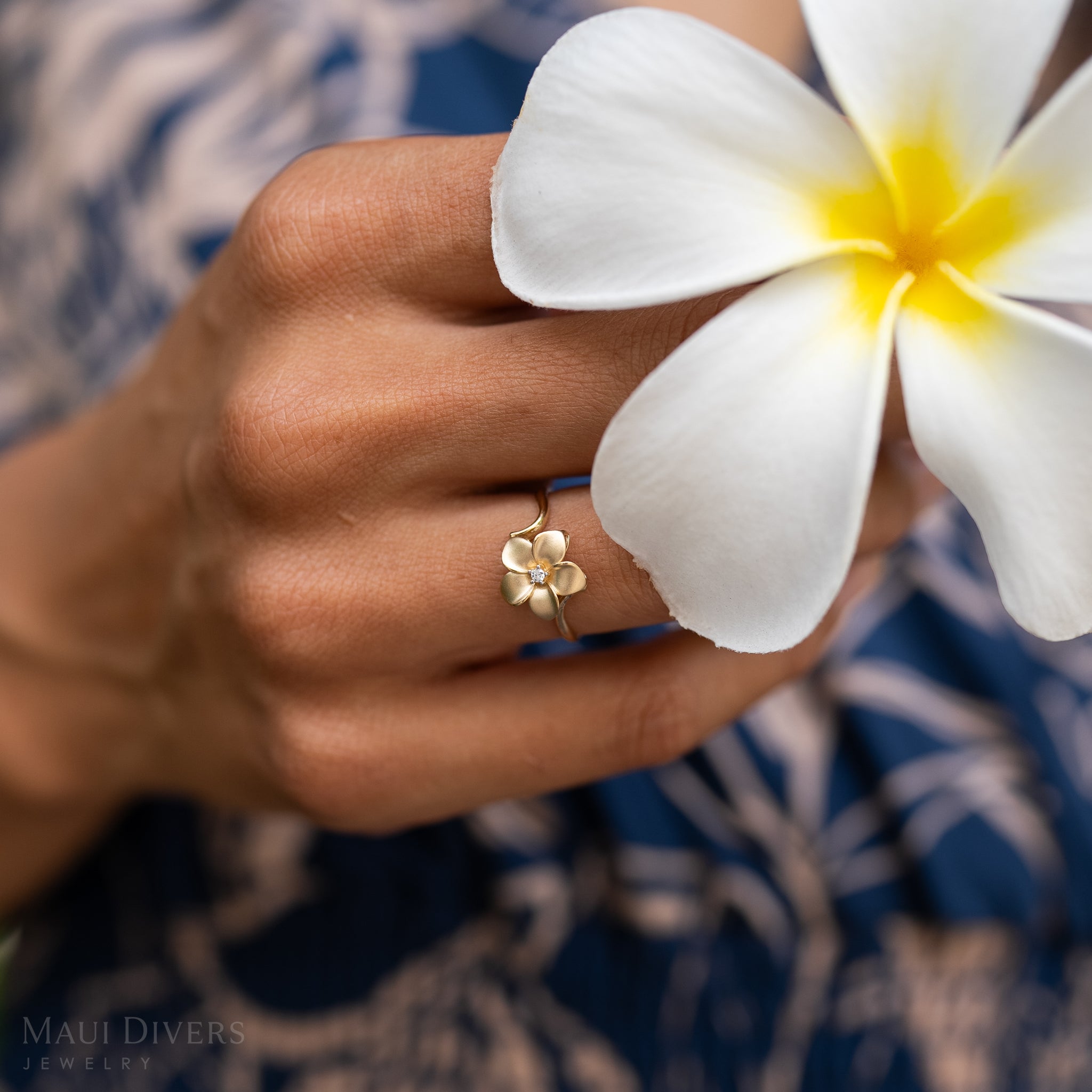 Plumeria Ring in Gold with Diamond - 11mm
