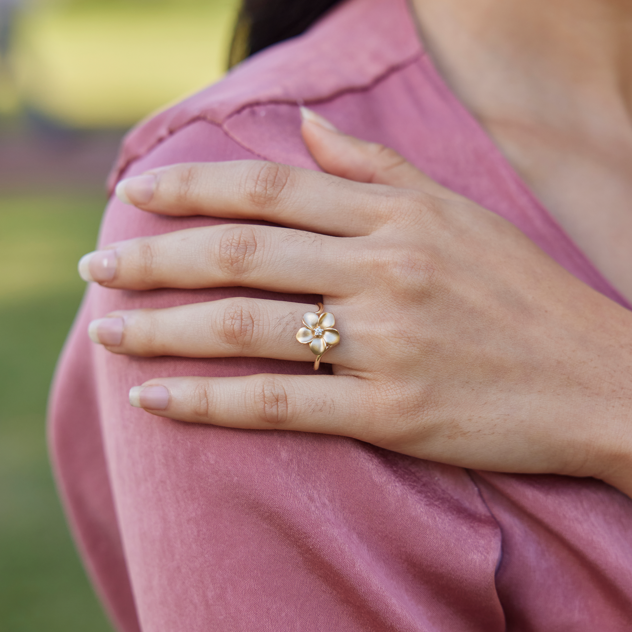 Plumeria Ring in Gold with Diamond - 13mm