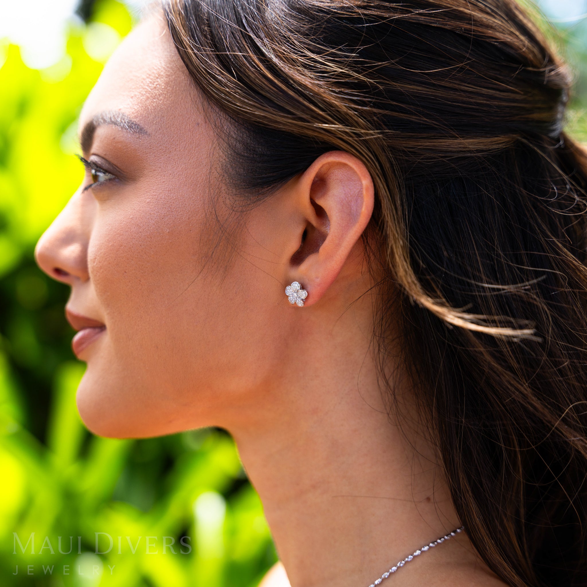 Plumeria Earrings in White Gold with Diamonds - 11mm