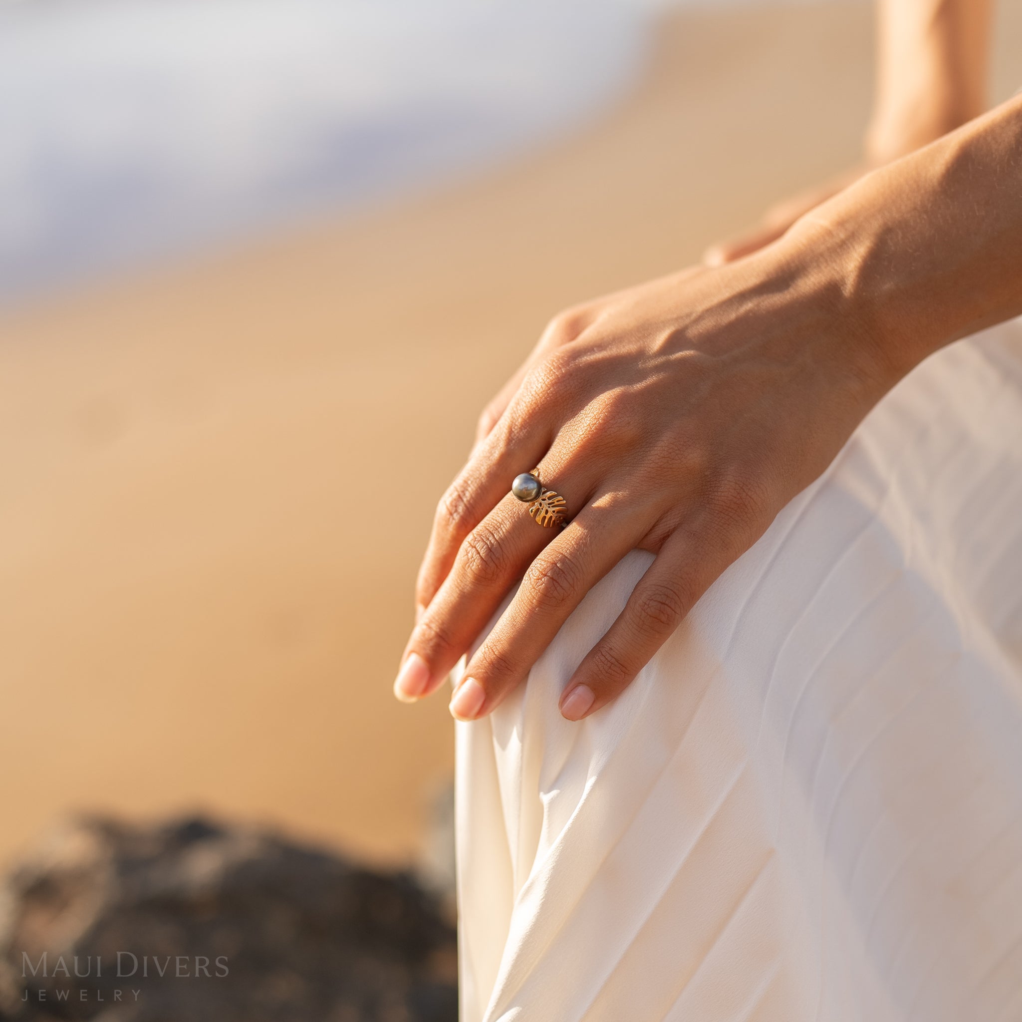 金色のモンステラタヒチアンブラックパールリング-8-9mm