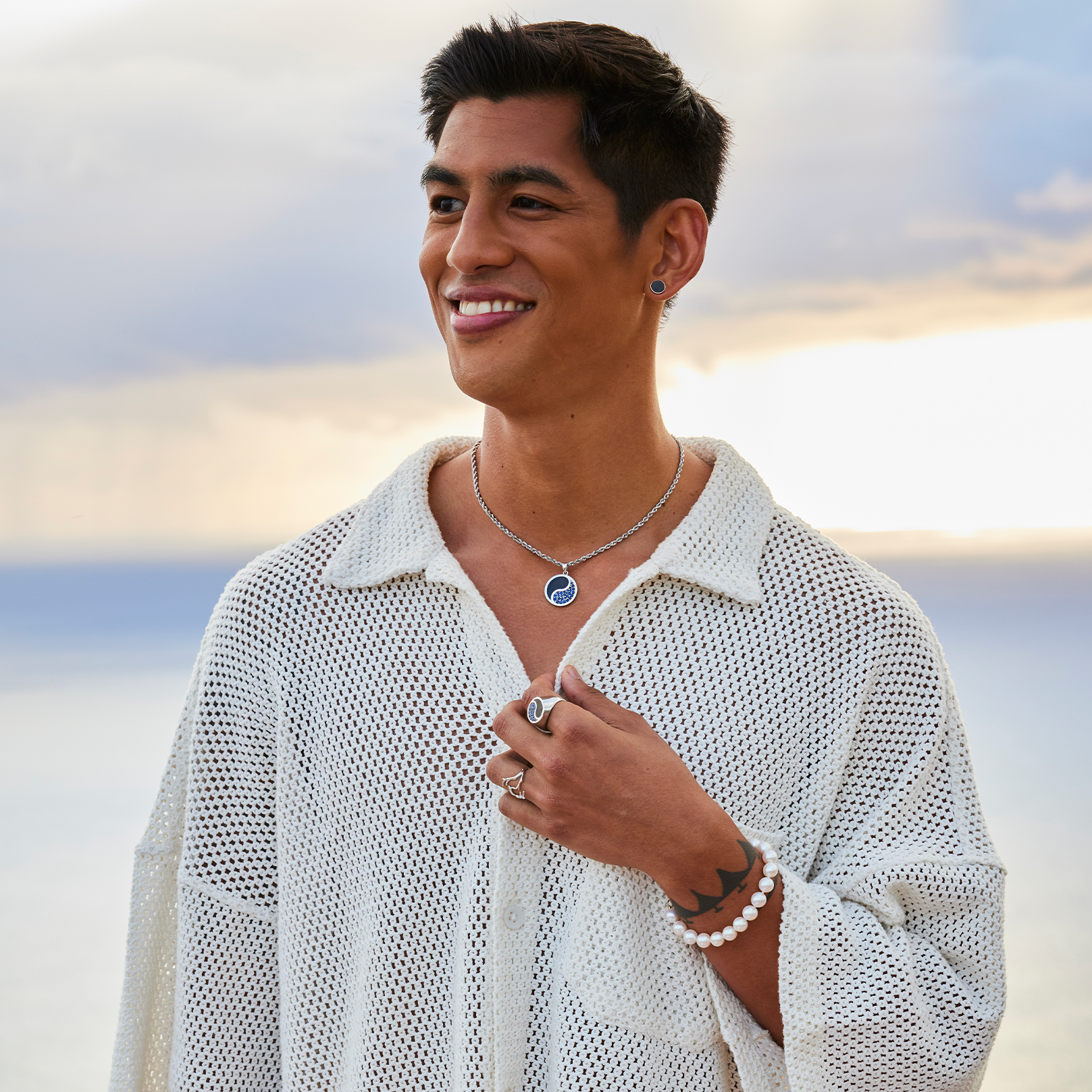 7.5-9" Adjustable Freshwater White Pearl Bracelet in Gold - 9-10mm