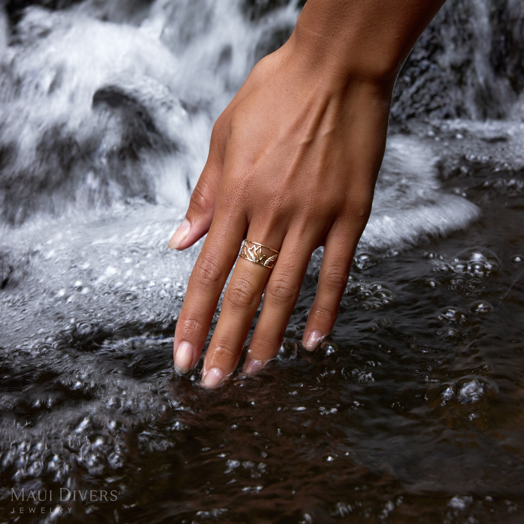 Koʻolau Waterfall Ring in Gold with Diamonds - 10mm