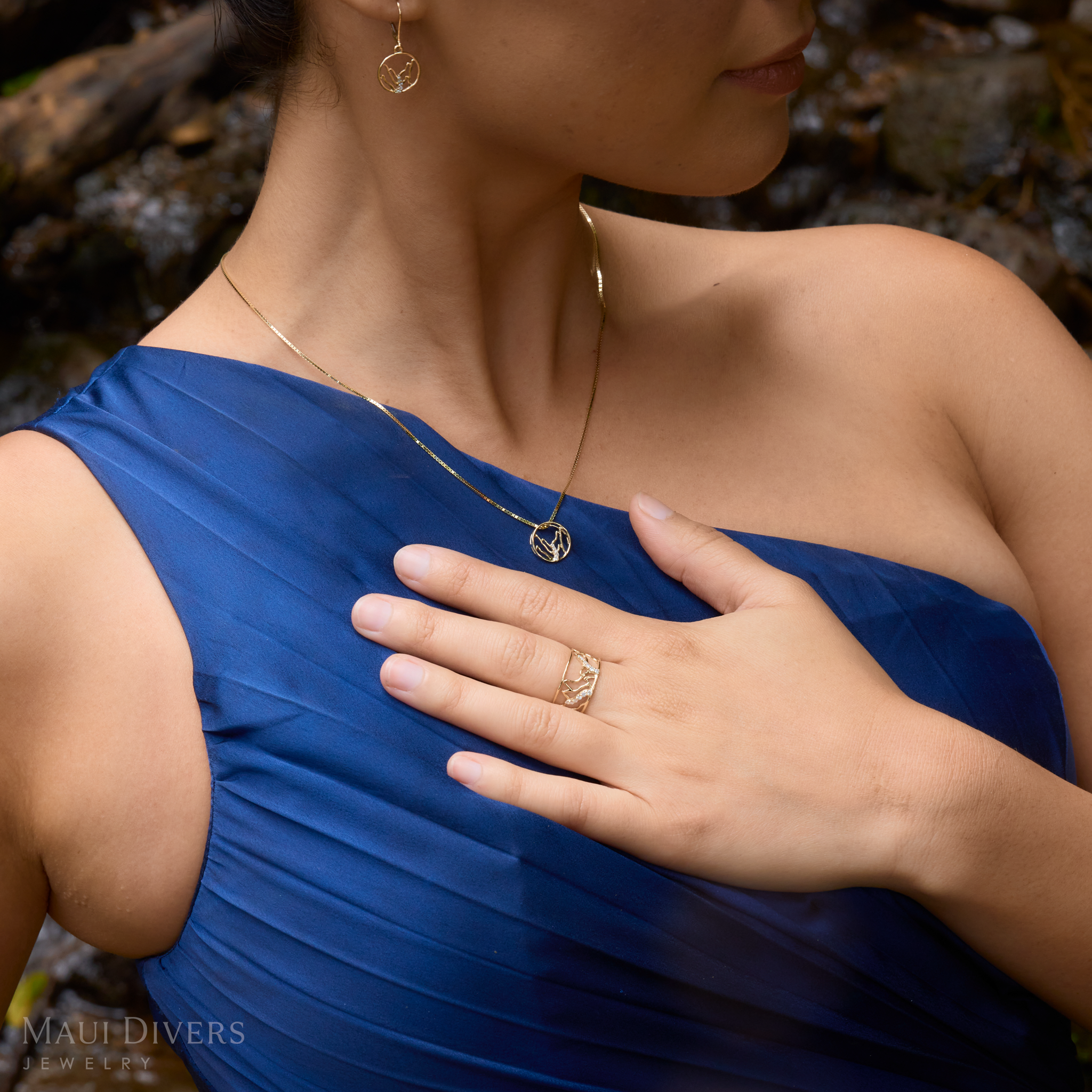 Koʻolau Waterfall Pendant in Gold with Diamonds - 13mm