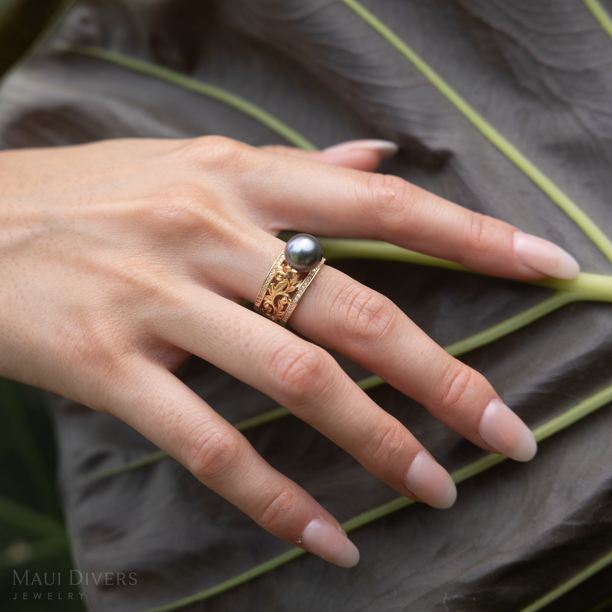 Living Heirloom Tahitian Black Pearl Ring in Gold with Diamonds - 10mm