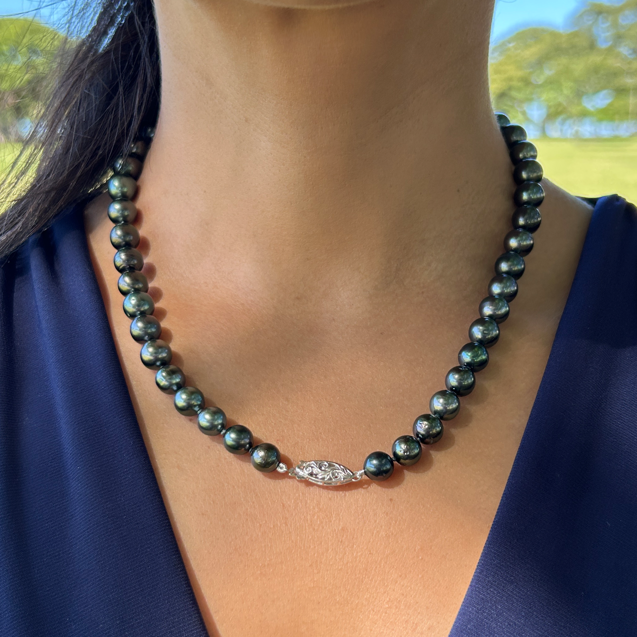 18-19" Tahitian Black Pearl Strand with White Gold Clasp - 8-11mm