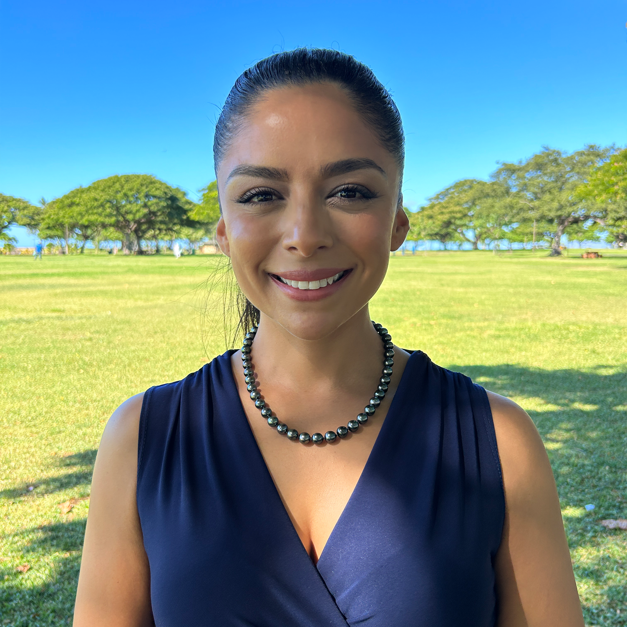 18-19 "ホワイトゴールドクラスプ付きタヒチアンブラックパールストランド-8-11mm